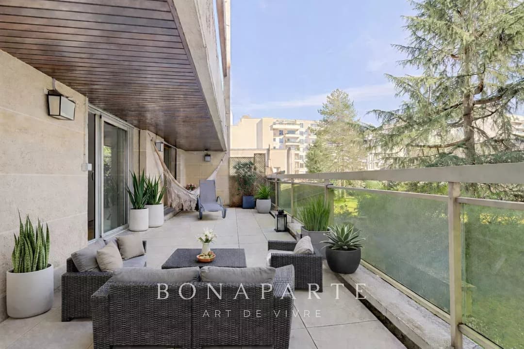 Appartement traversant avec deux terrasses - Photo 3