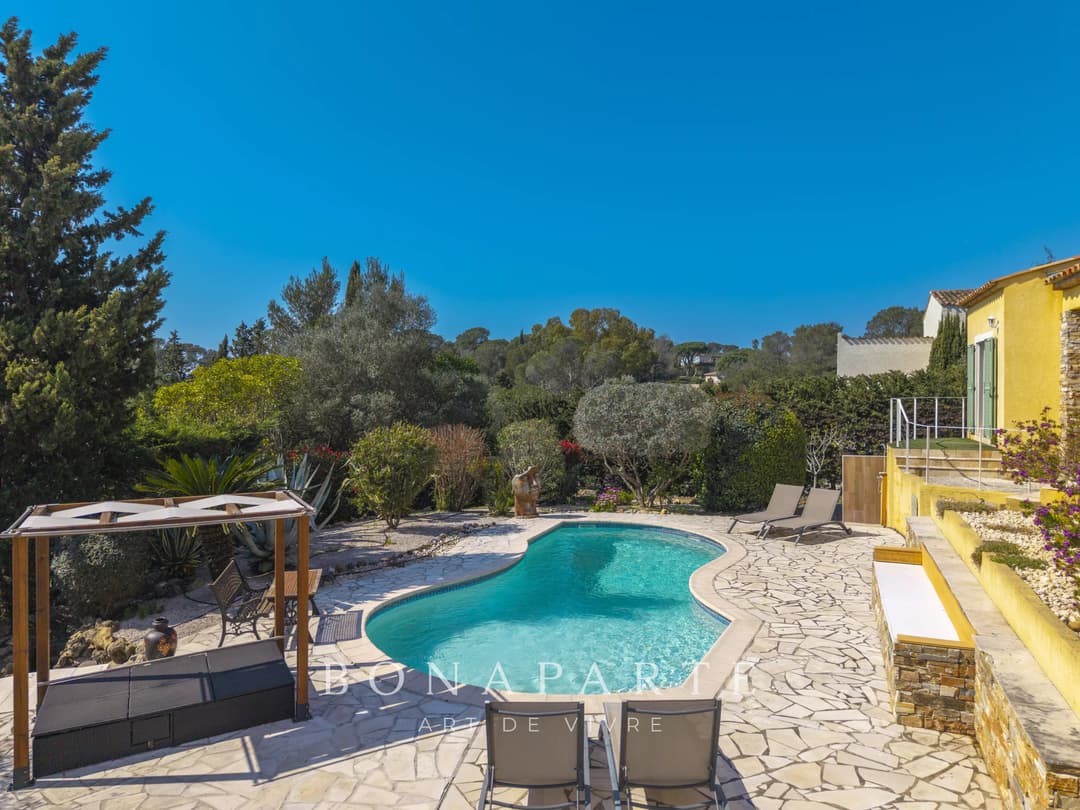 Saint-Raphaël - Superbe villa rénovée avec piscine - Photo 18