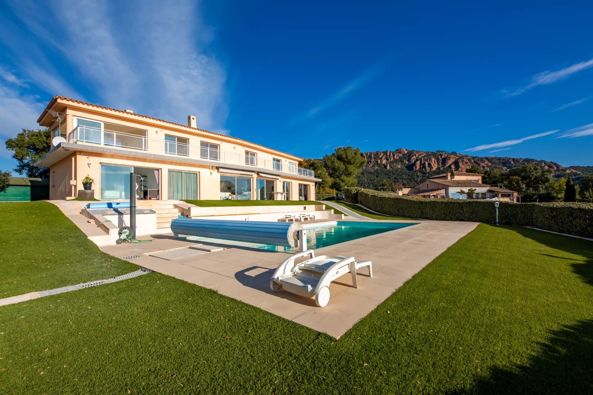 Villa d’Exception avec Vue Panoramique sur la Baie d’Agay - Photo 5