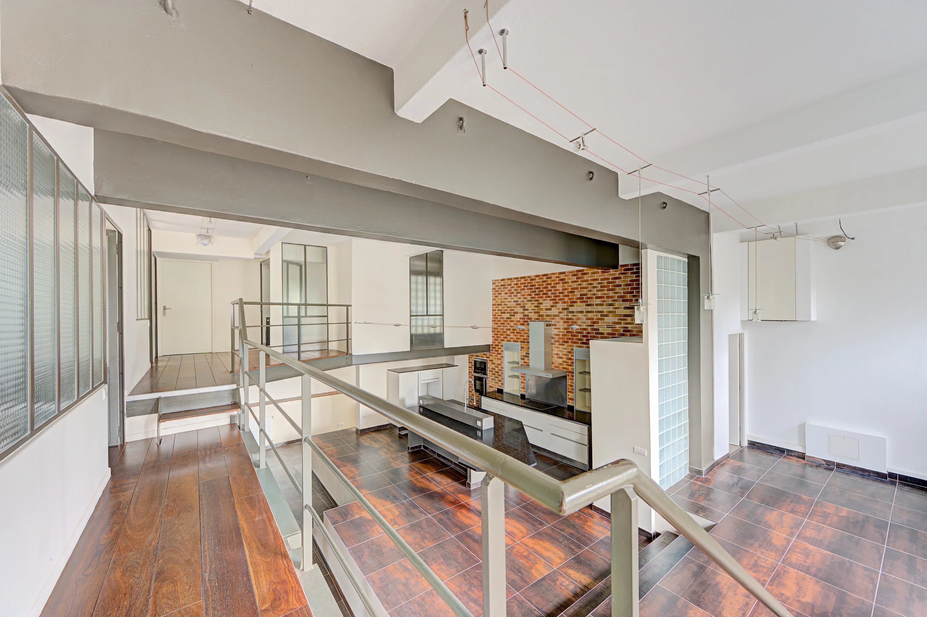 COLOMBES gare - Loft de 205 m² | Terrasse privative | Double parking - Photo 8