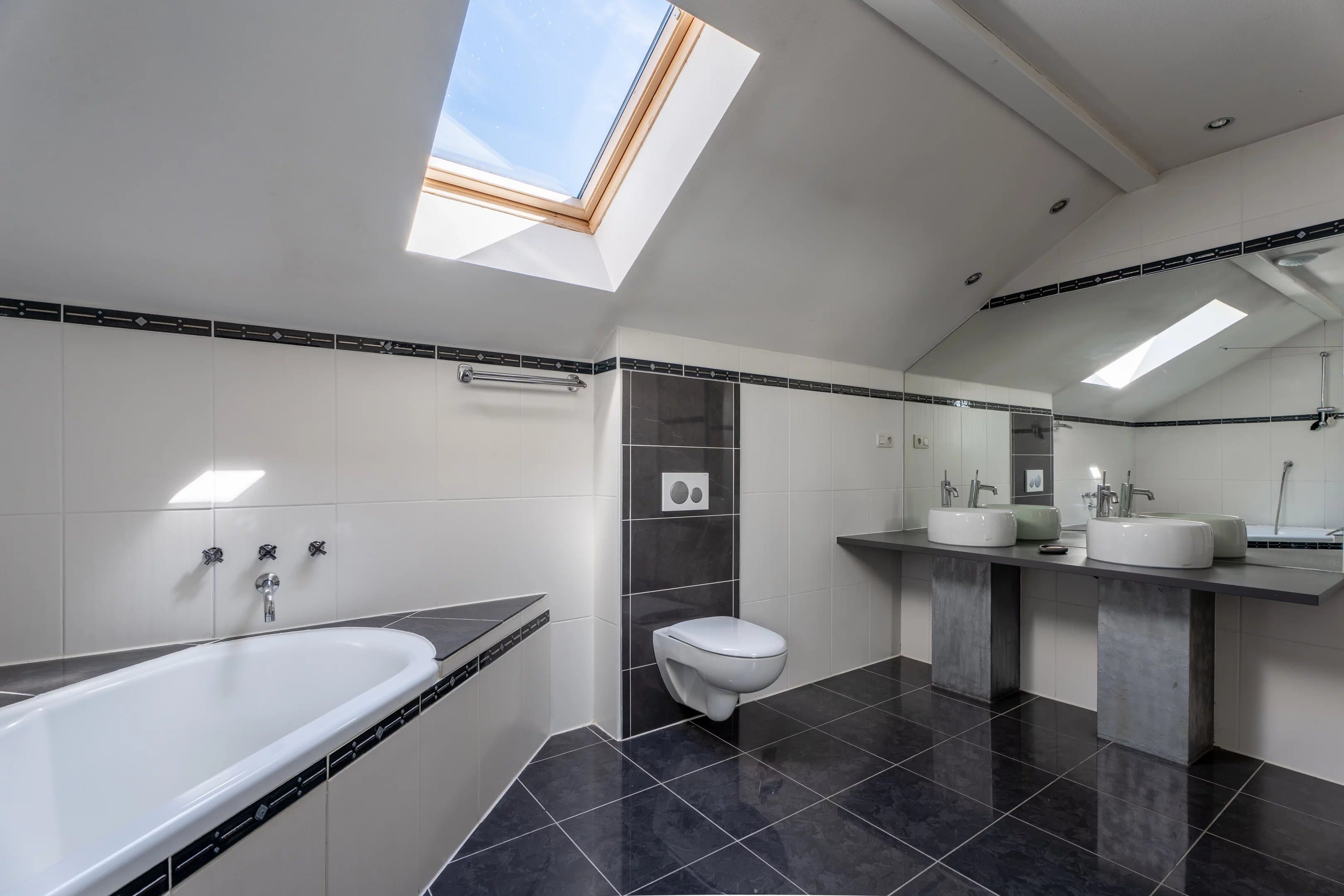 VEIGY-FONCENEX | BELLE MAISON FAMILIALE DE 261m²| A DEUX PAS DE LA FRONTIERE SUISSE - Photo 15