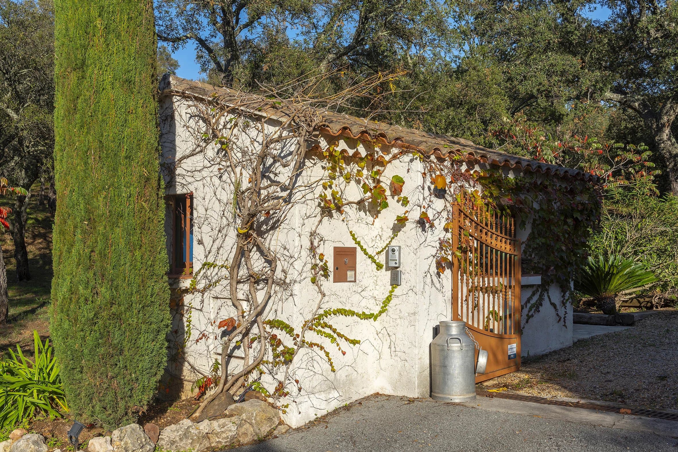 SUPERBE MAISON PROVENÇALE DE 155M² AVEC 4 CHAMBRES DONT UN T2 ATTENANT - Photo 17
