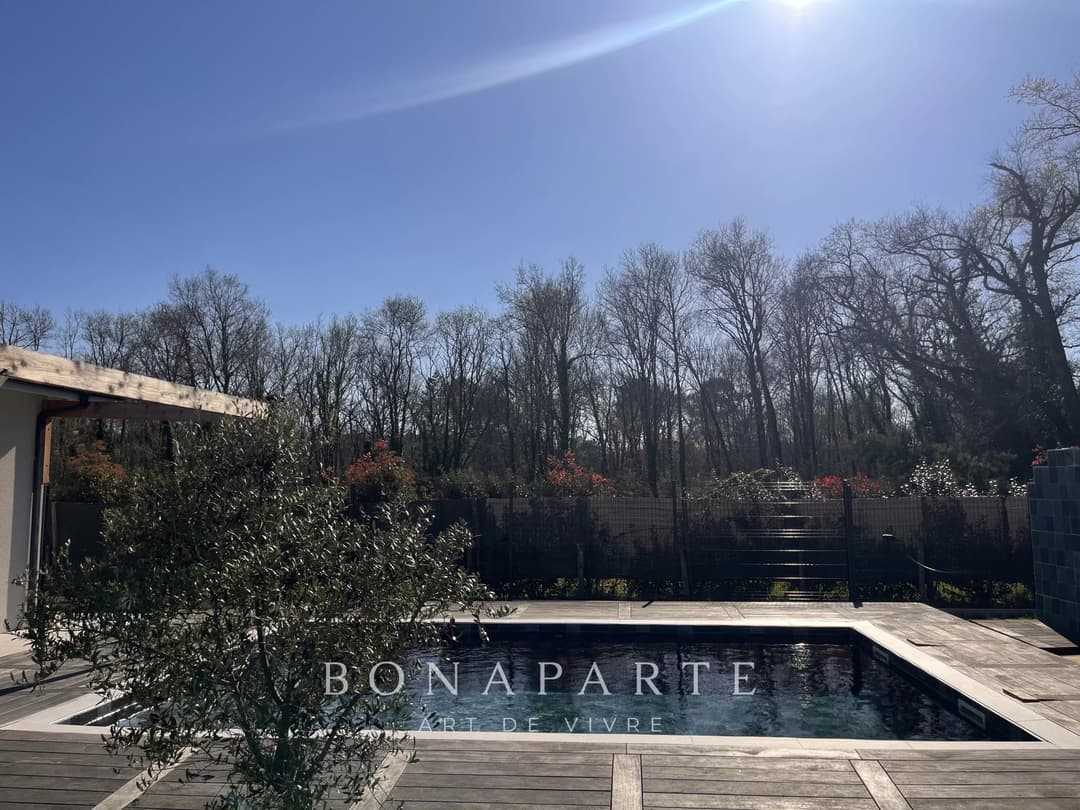 VENDAYS-MONTALIVET - MAISON MODERNE AVEC PISCINE À 10 MINUTES DES PLAGES OCÉANES - Photo 11