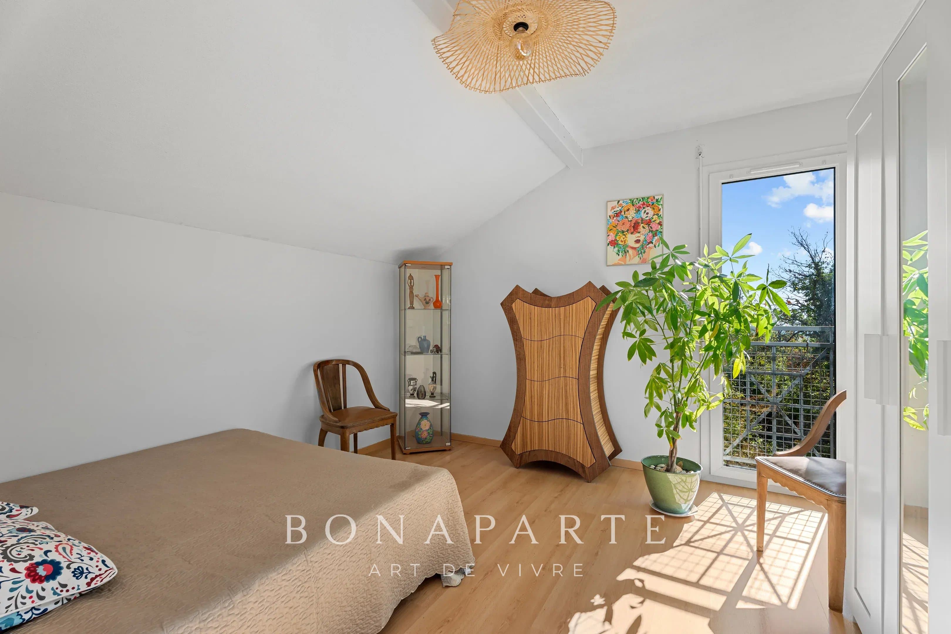 CROZET – MAISON INDIVIDUELLE – NOMBREUSES ANNEXES, POSSIBILITÉ DE STUDIO INDÉPENDANT, JARDIN PISCINABLE - Photo 14