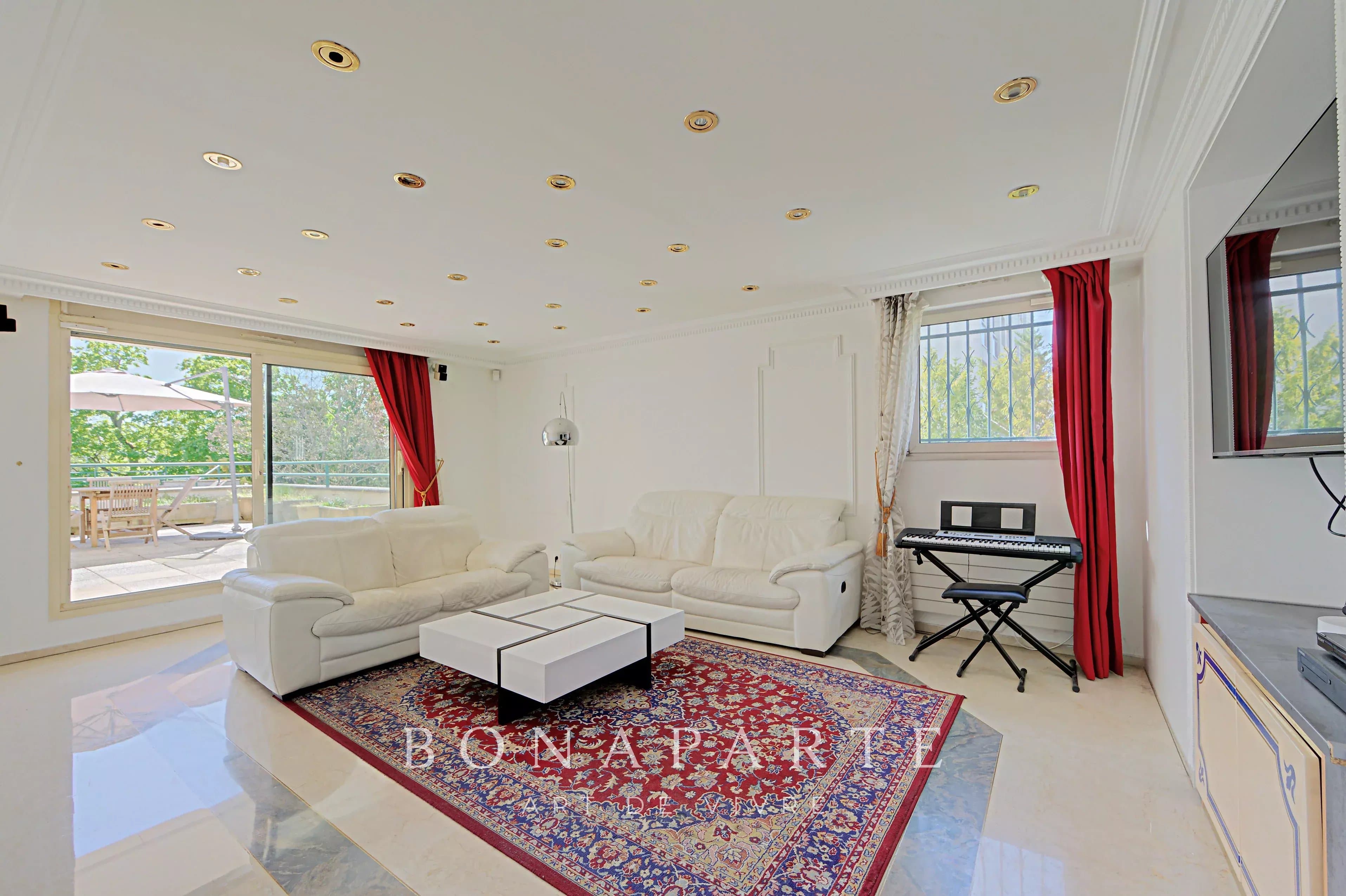 SAINT-CLOUD – CŒUR DE VILLE, ENTRE MARCHÉ ET PARC - Photo 4