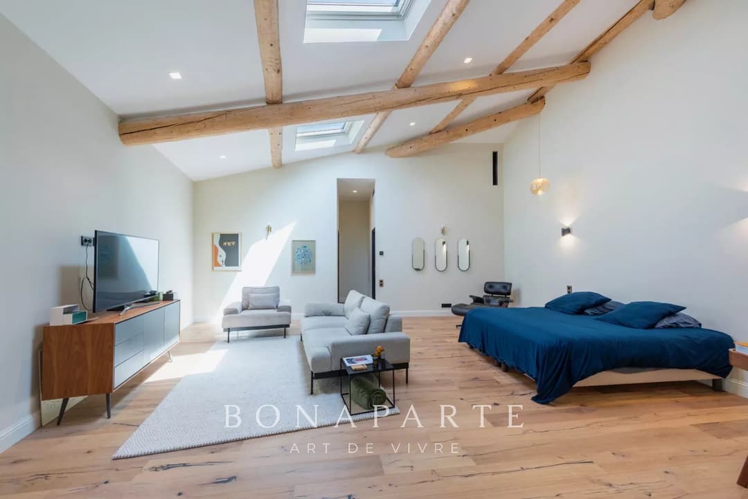 RARE : Superbe propriété en pierre d'une surface totale de plus de 450 m² entièrement rénovée - Photo 12