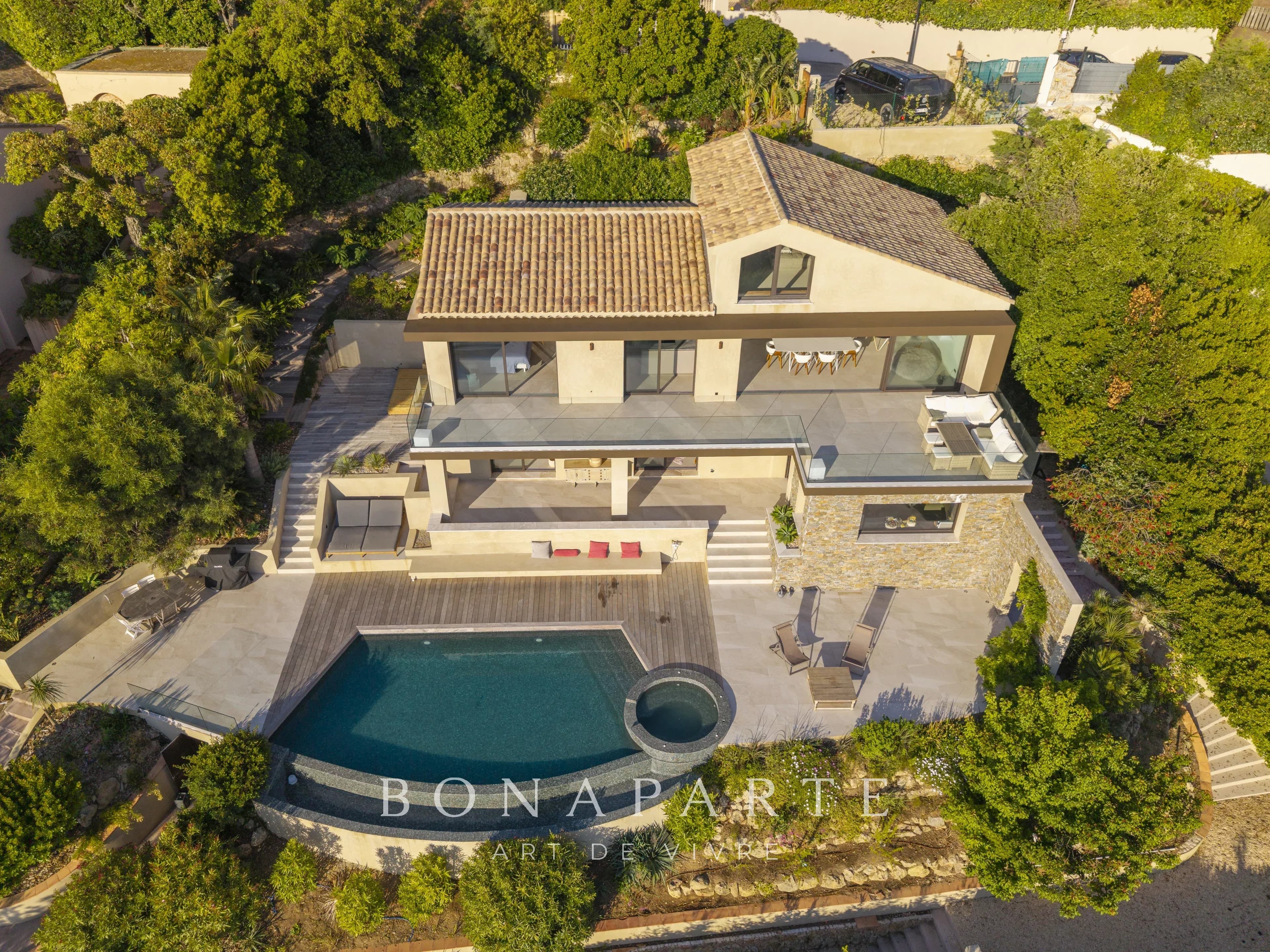 EXCLUSIVITE : Villa contemporaine – Vue mer panoramique exceptionnelle - Photo 13