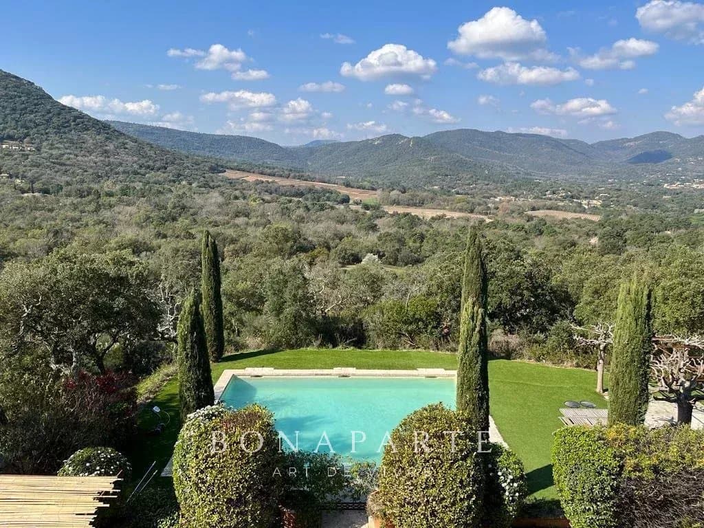 Propriété de charme située au Plan de la Tour, dans un parc de 2ha, avec vue panoramique sur les collines - Photo 11