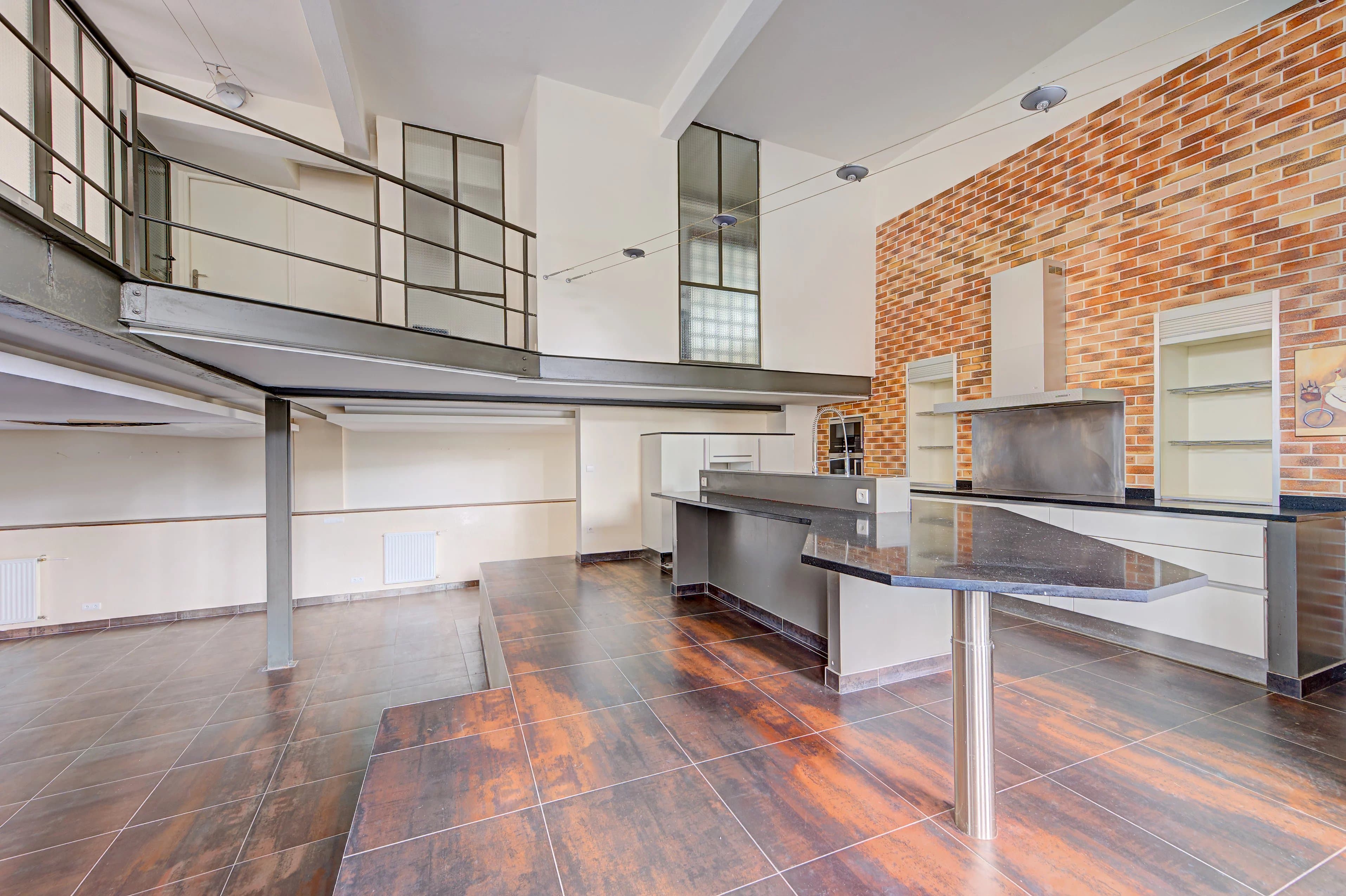 COLOMBES gare - Loft de 205 m² | Terrasse privative | Double parking - Photo 2