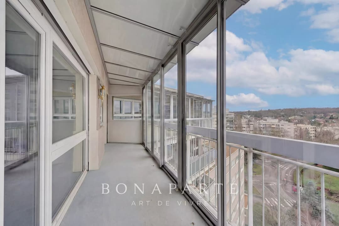 MARLY-LE-ROI - APPARTEMENT 4 PIECES - AVEC CAVE, PARKING ET GARAGE - Photo 4