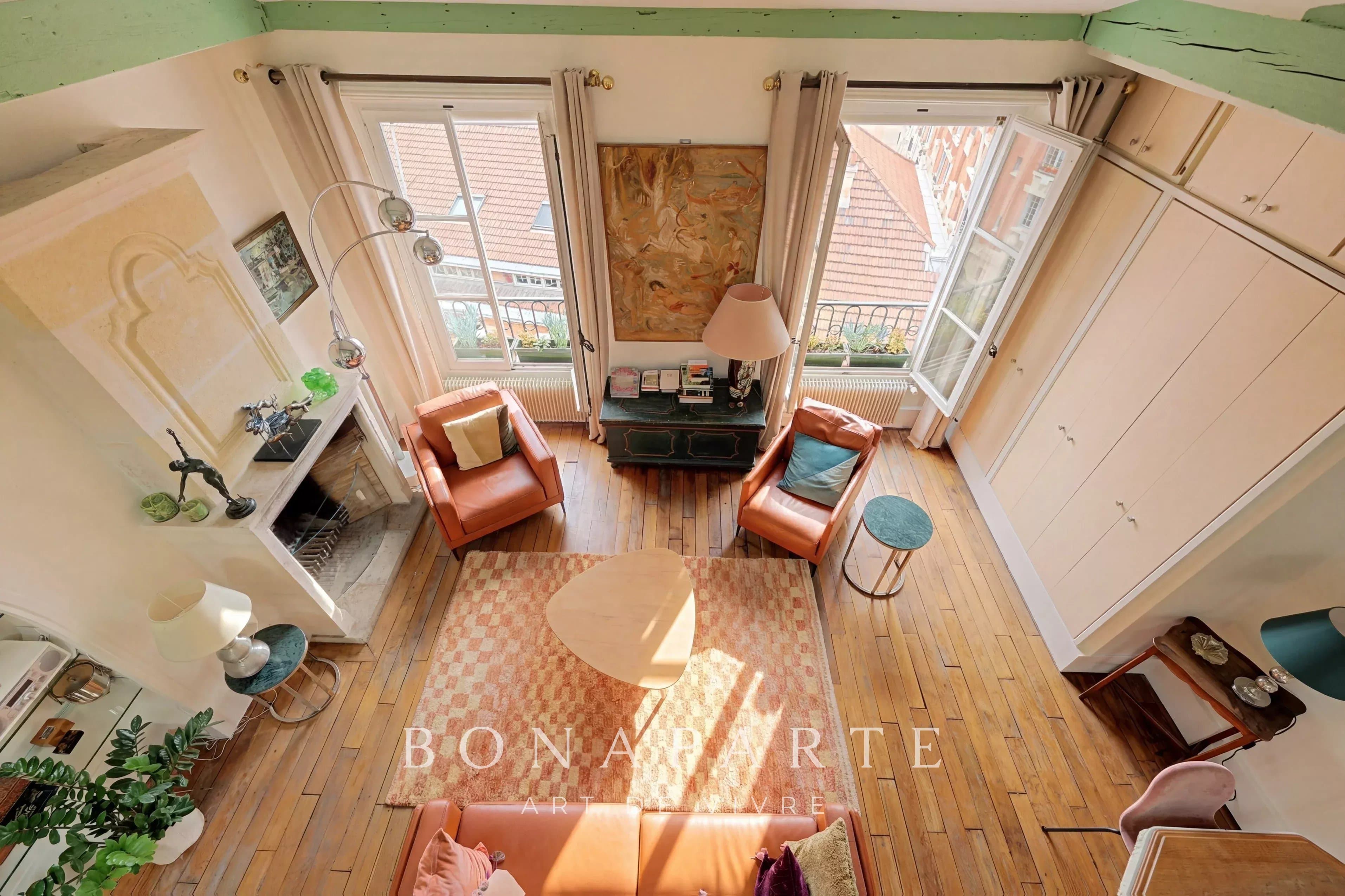 PARIS 3 / TOURNELLES - APARTMENT / 2 BEDROOMS - TOP FLOOR