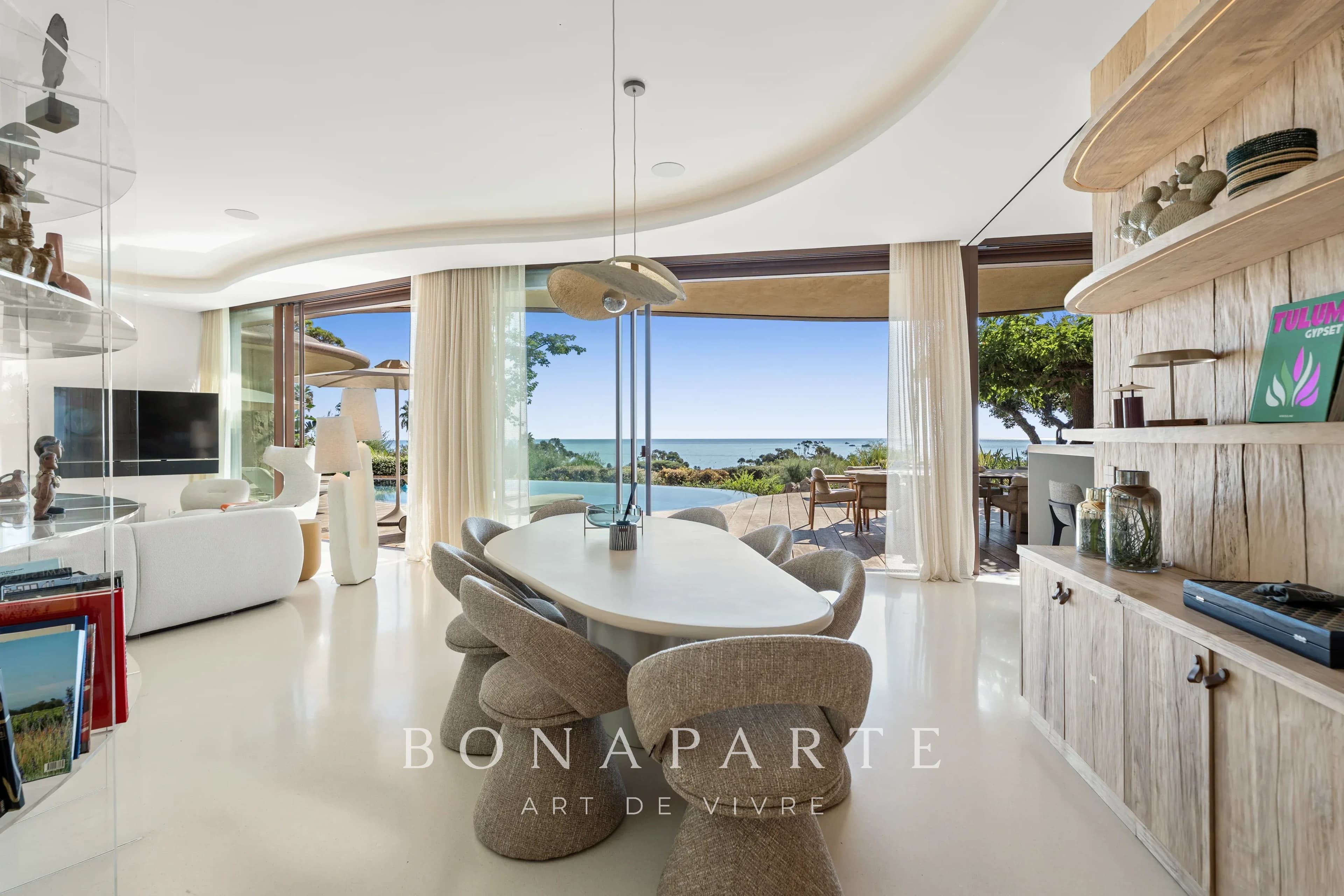 RAMATUELLE – PLAGE DE PAMPELONNE: Villa contemporaine d’exception avec vue panoramique sur la Méditerranée - Photo 7