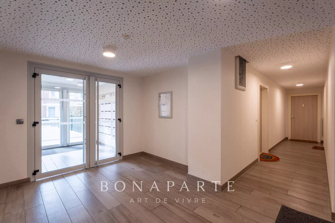 SUPERBE 2 PIÈCES DERNIER ÉTAGE, AVEC BALCON ET PARKING - Photo 12