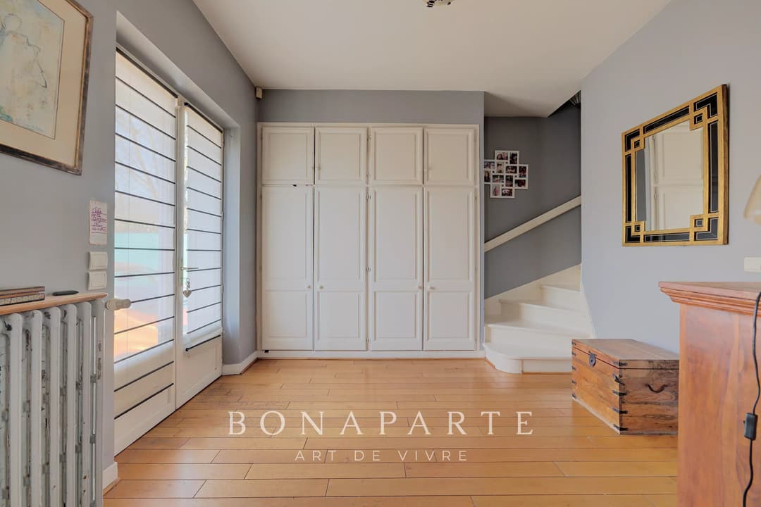 SURESNES - Maison en pierre meulière avec jardin à l’abri des regards – 204 m² - Photo 10