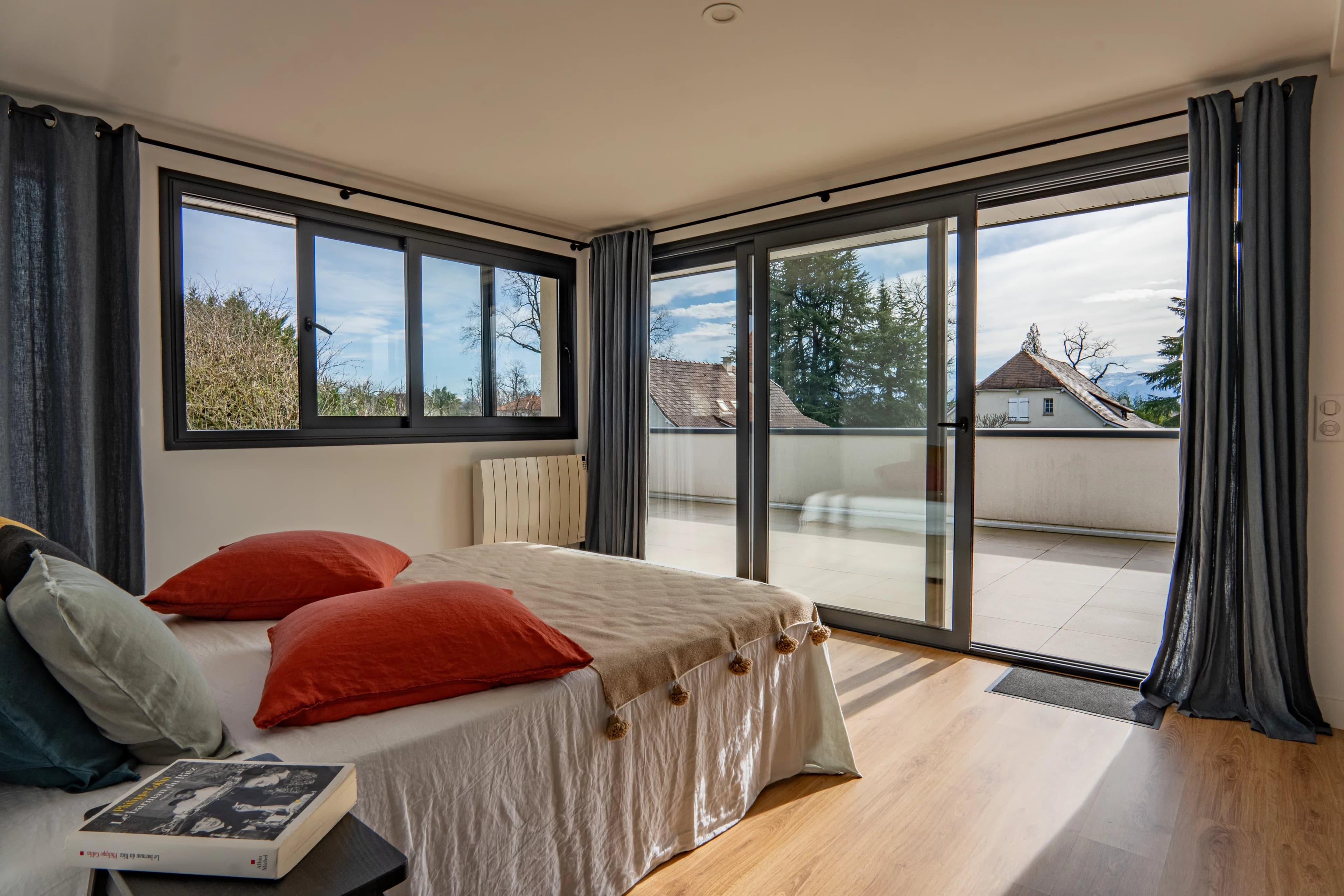 HAUT D'IDRON - VILLA CONTEMPORAINE - PRESTATIONS HAUT DE GAMME - Photo 15