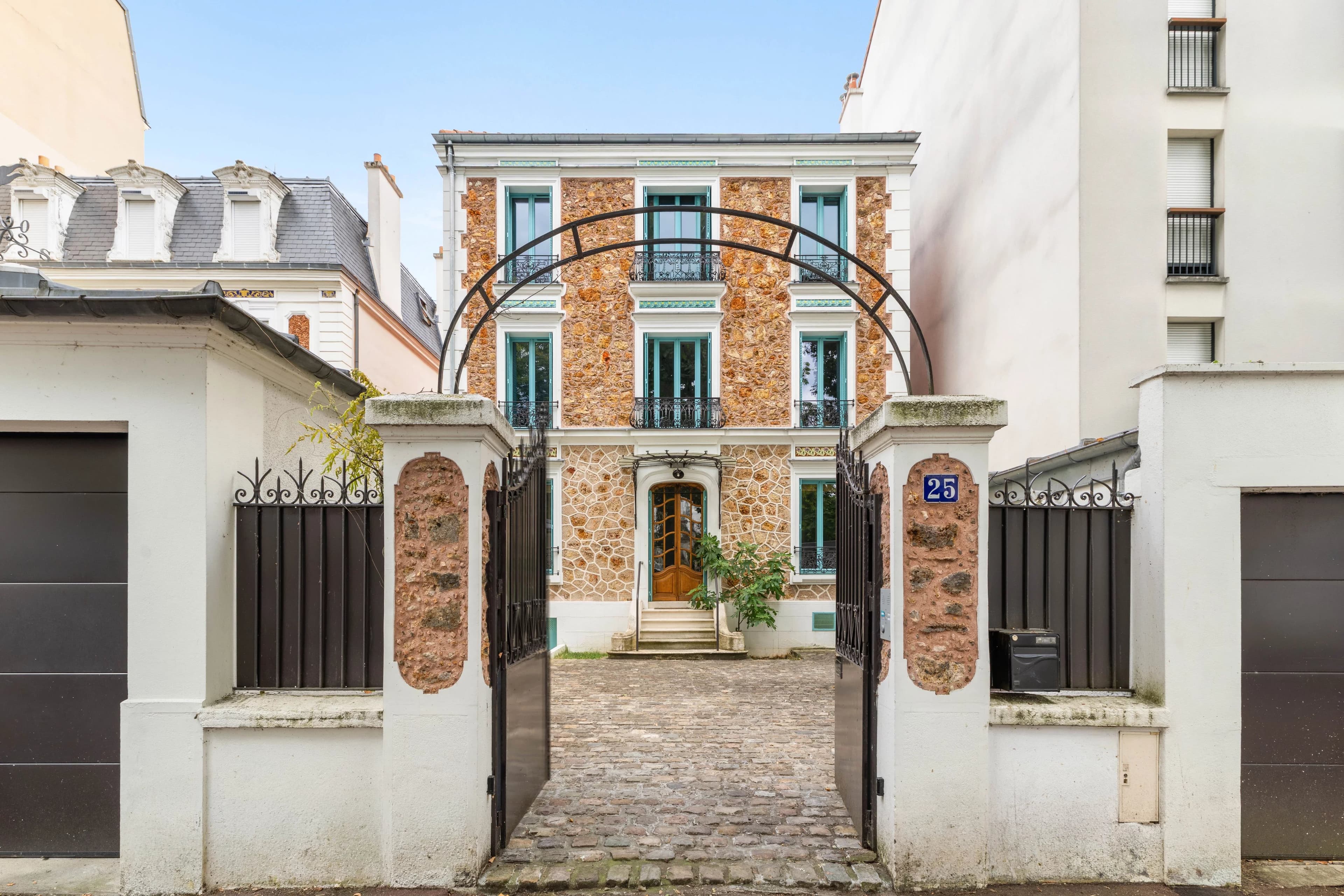 Meulière de charme familiale sur terrain constructible - Photo 29