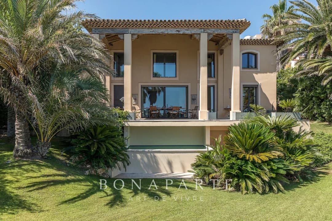 Superbe villa pieds dans l'eau avec accès direct a la mer - Photo 5