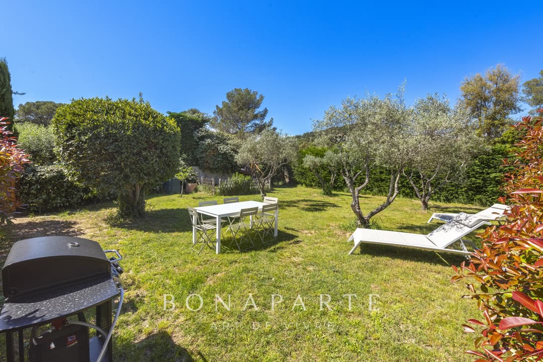Superbe propriété de 257m² environ, située à Roquebrune sur Argens - Photo 12