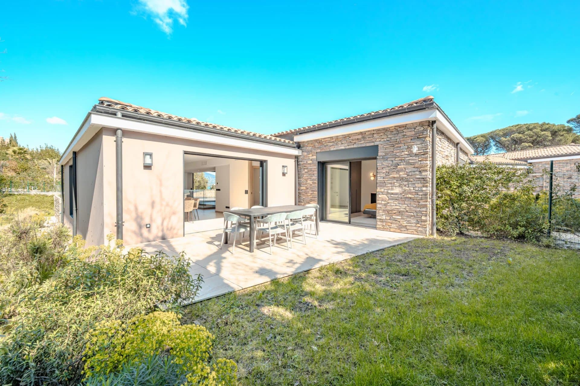 EXCLUSIVITE : Magnifique "villa appartement" en duplex avec très belle vue mer - Photo 30