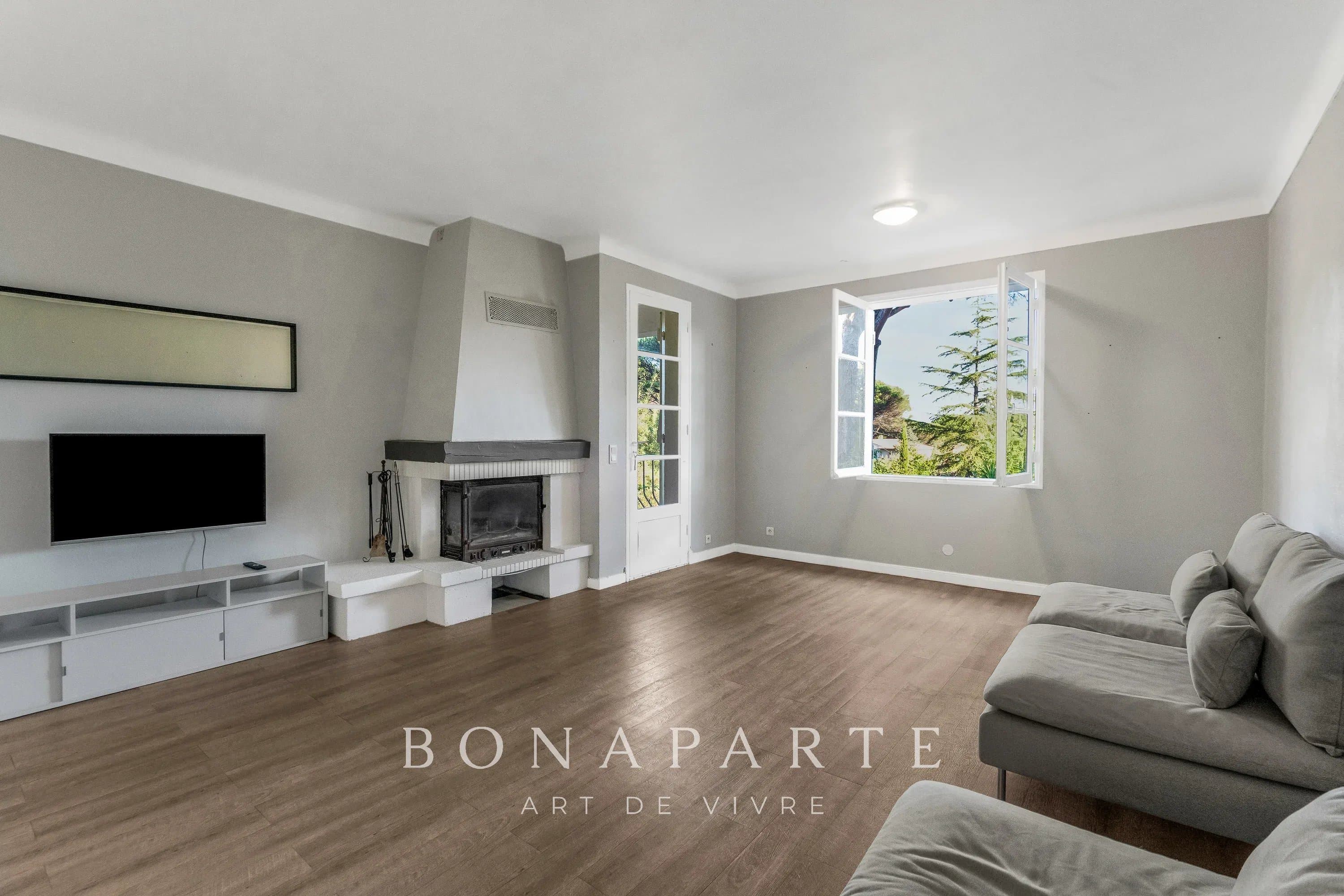 PROCHE DE SAINT TROPEZ - VILLA PROVENÇALE DE CHARME COMPRENANT 4 APPARTEMENTS INDEPENDANTS SUR UN VASTE TERRAIN - Photo 11