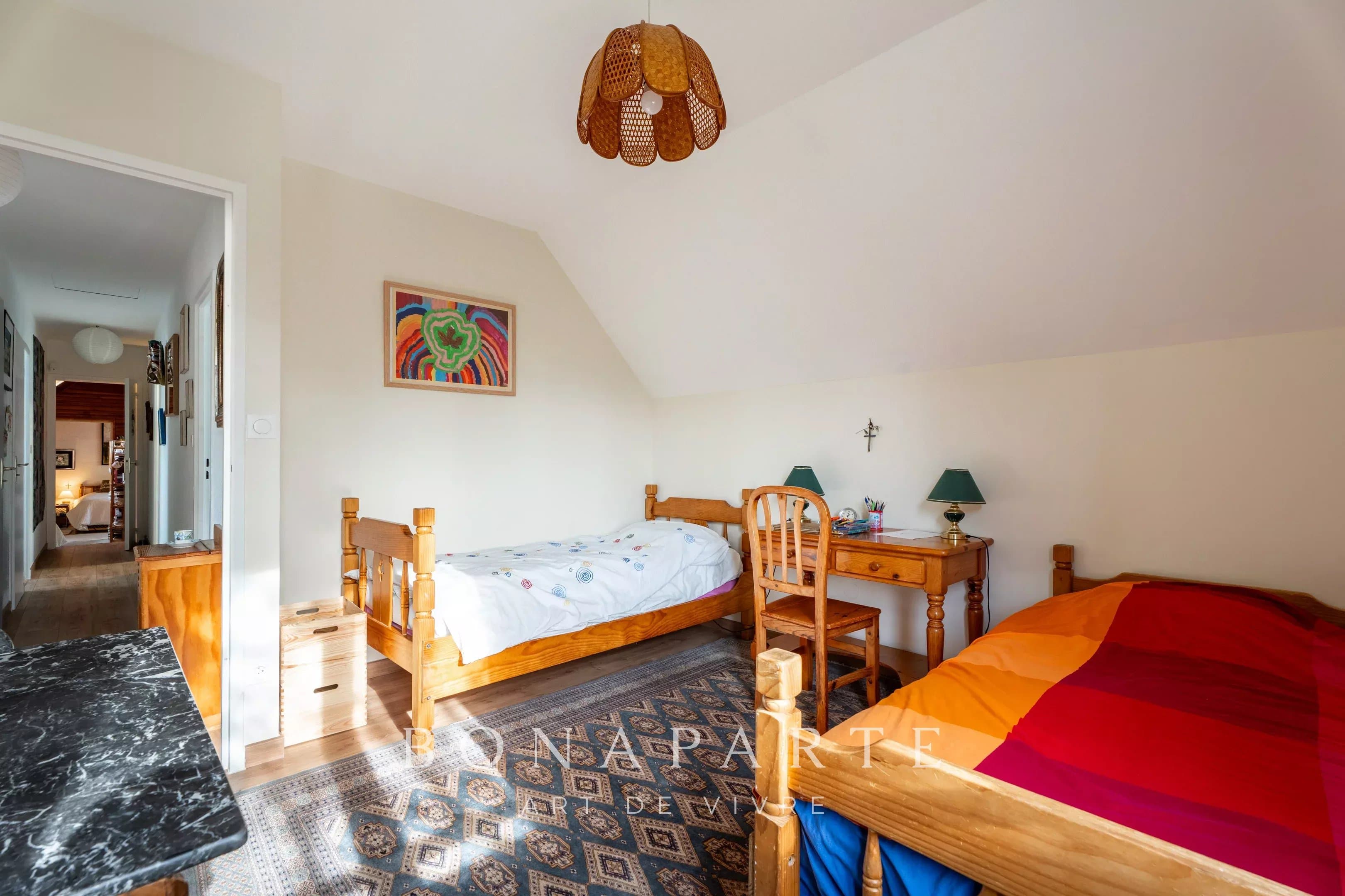 ÉCHENEVEX – MAISON FAMILIALE DANS UN ENVIRONNEMENT RECHERCHÉ - Photo 12