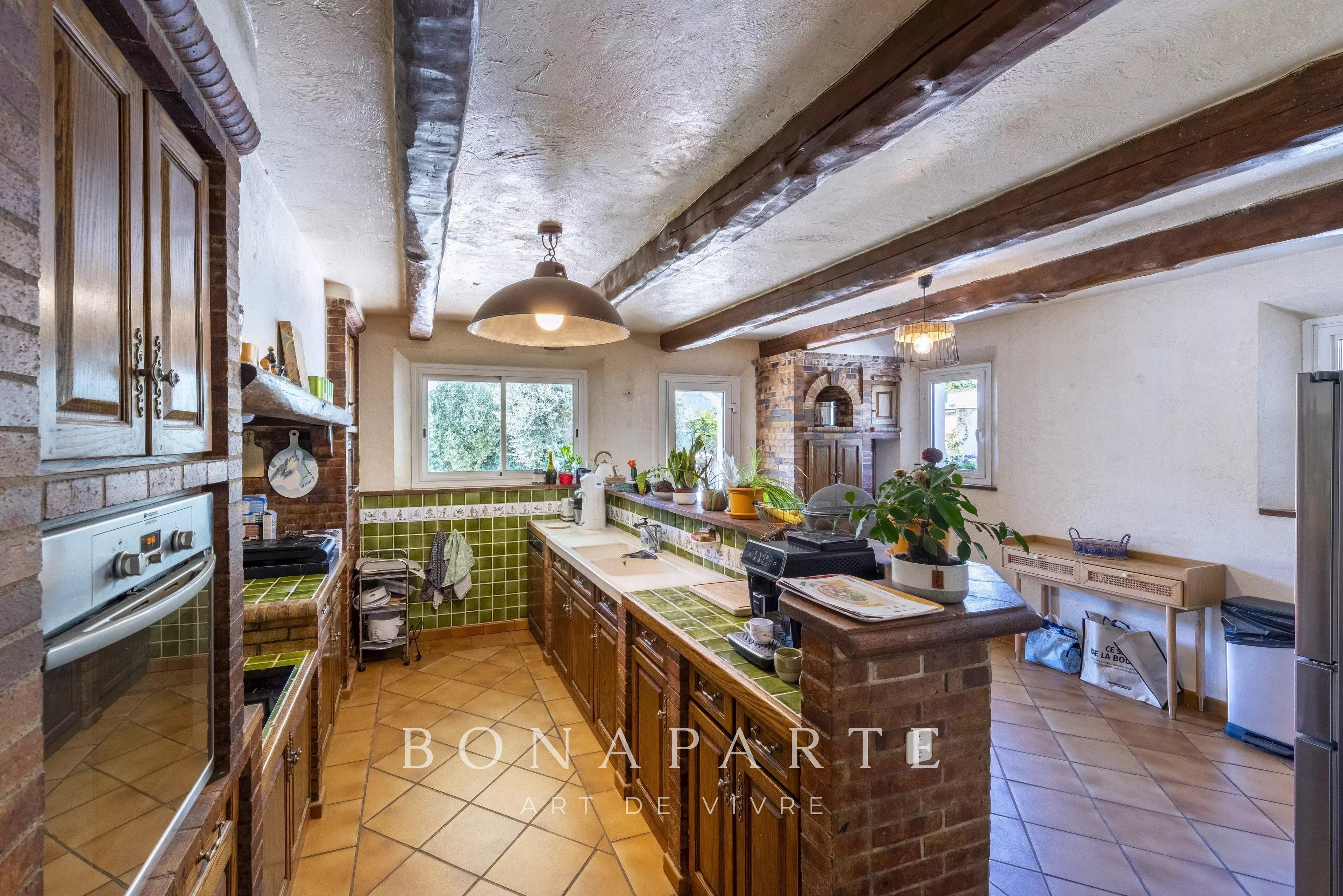 Superbe propriété de 257m² environ, située à Roquebrune sur Argens - Photo 7