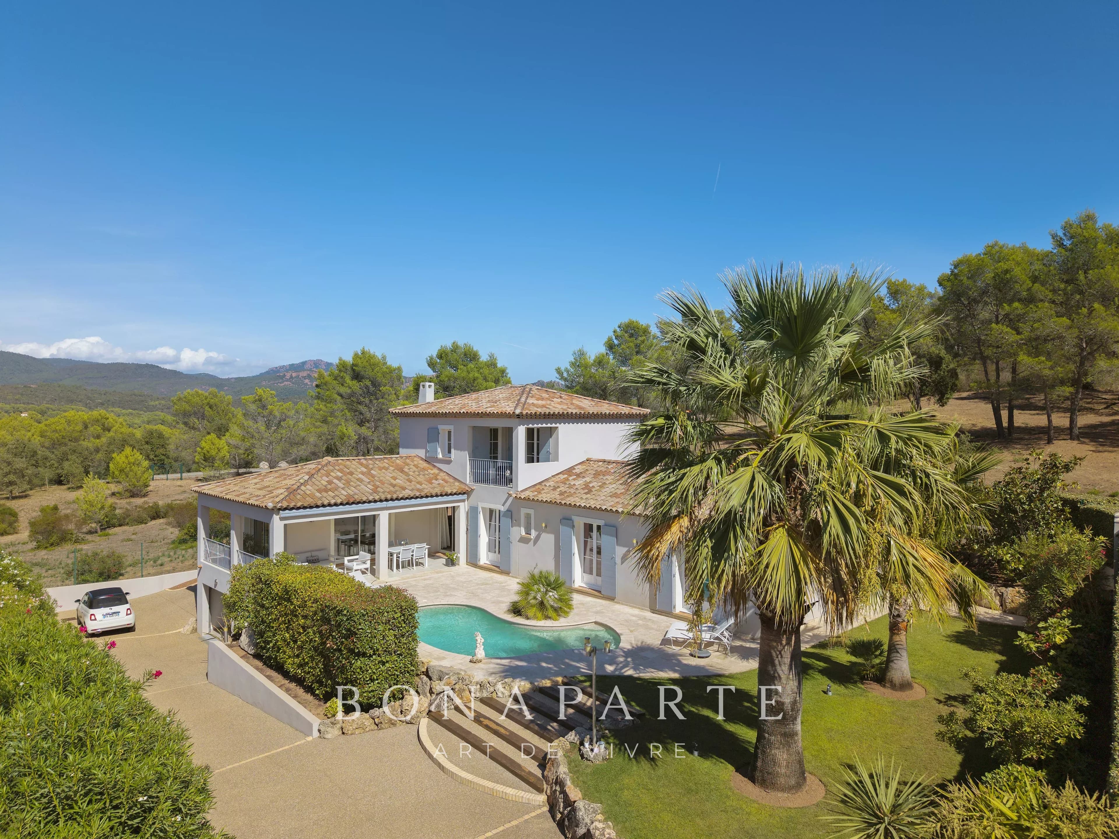 Valescure, villa 4 chambres, secteur résidentiel sécurisé et recherché - Photo 15