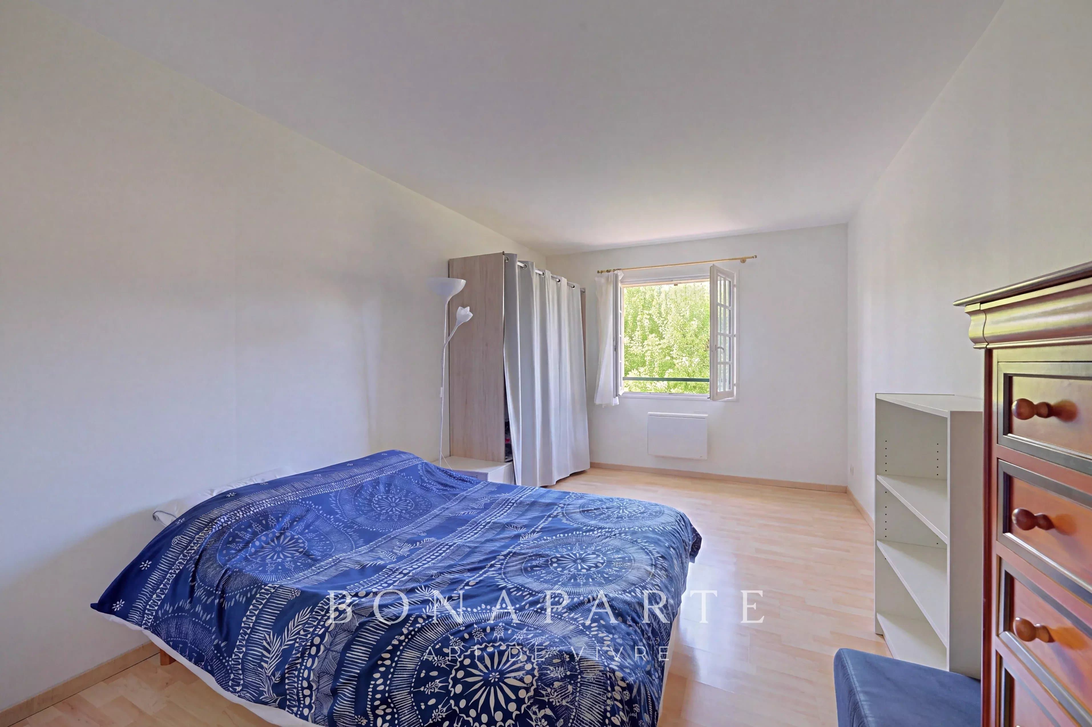 LES CLAYES-SOUS-BOIS - MAISON FAMILIALE - 8 PIECES - Photo 13