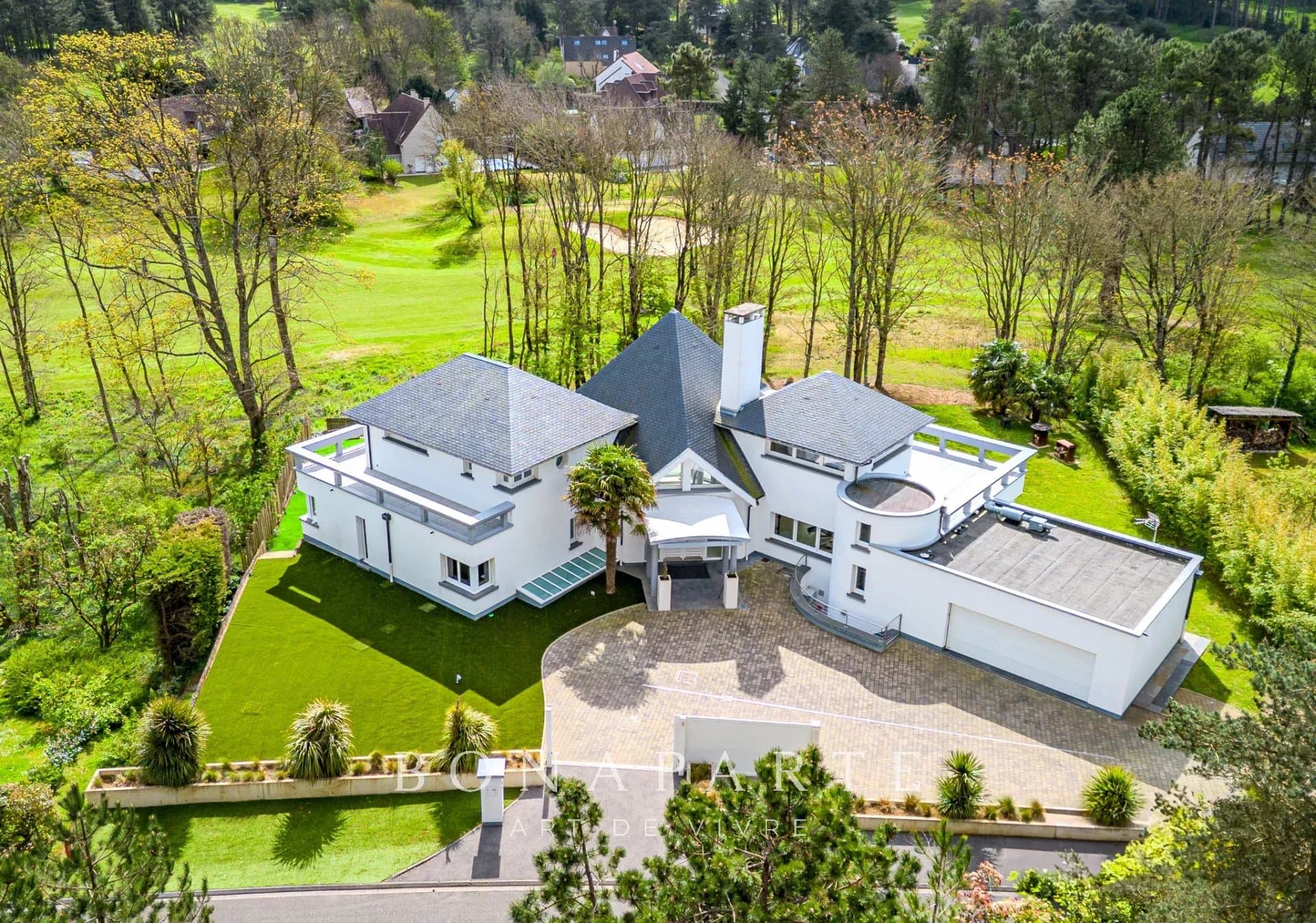 NEUFCHATEL-HARDELOT - EXCEPTIONAL VILLA