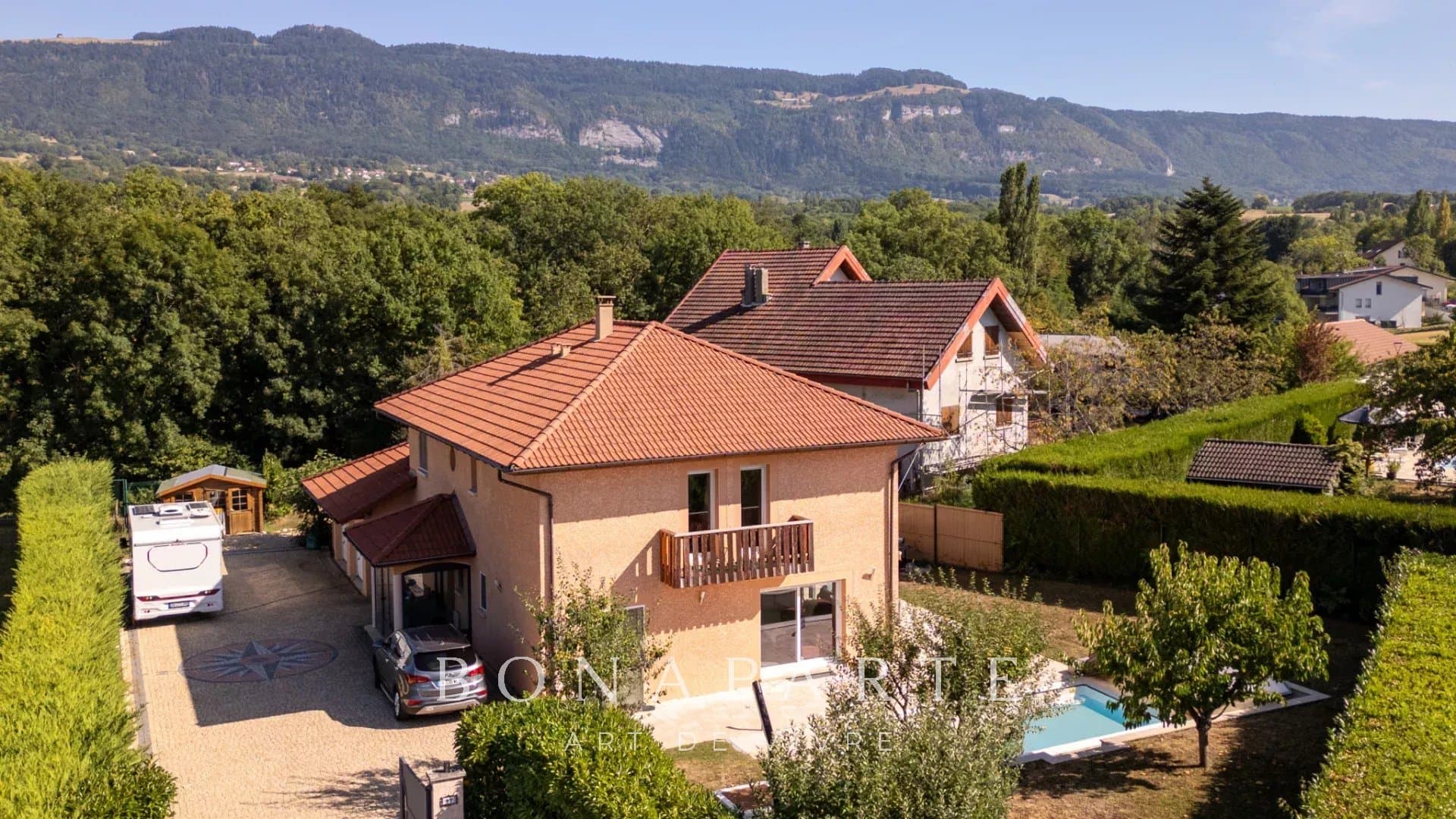 PROCHE GENEVE - VILLA D'EXCEPTION 10 PIECES