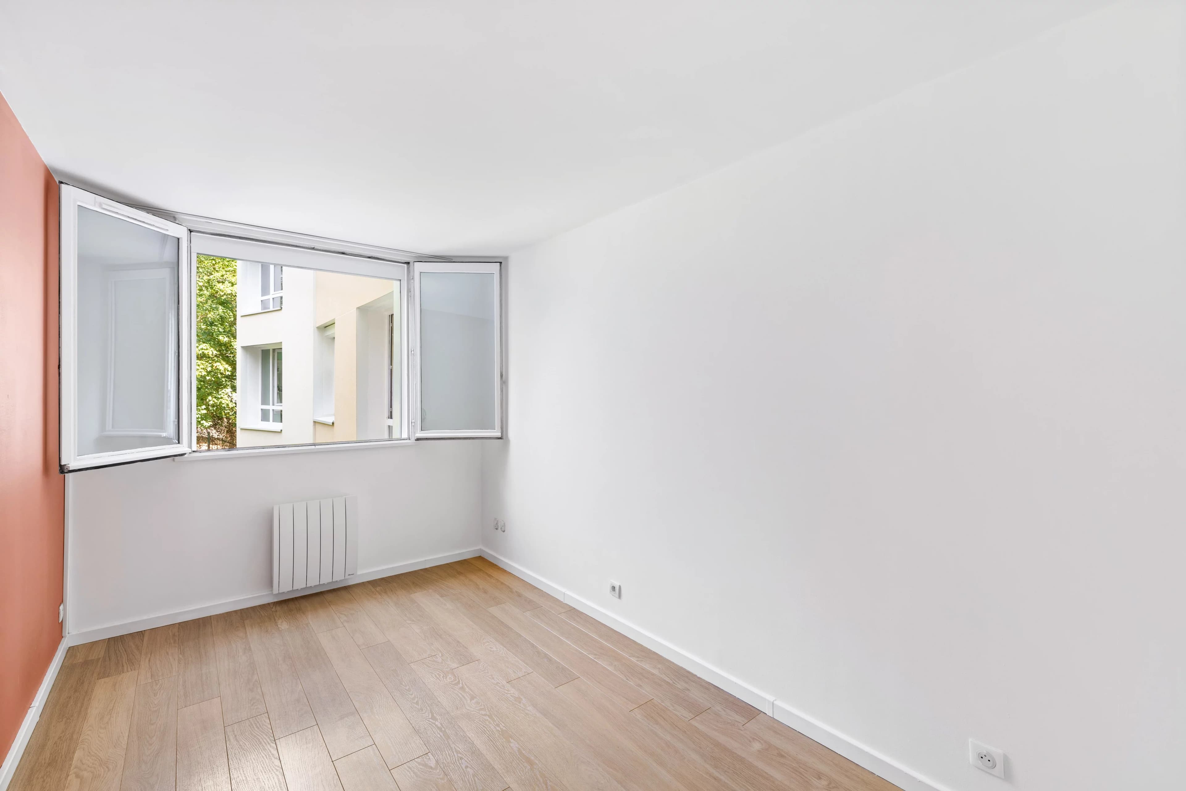 SEVRES - Appartement de 69 m² avec parking dans une résidence rénovée - Photo 10