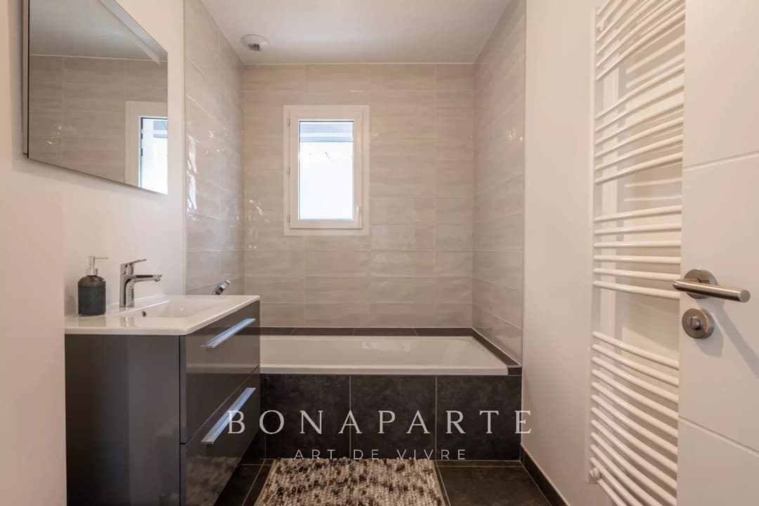 Divonne-les-Bains - Magnifique villa contemporaine avec piscine et vue Mont-Blanc - Photo 11