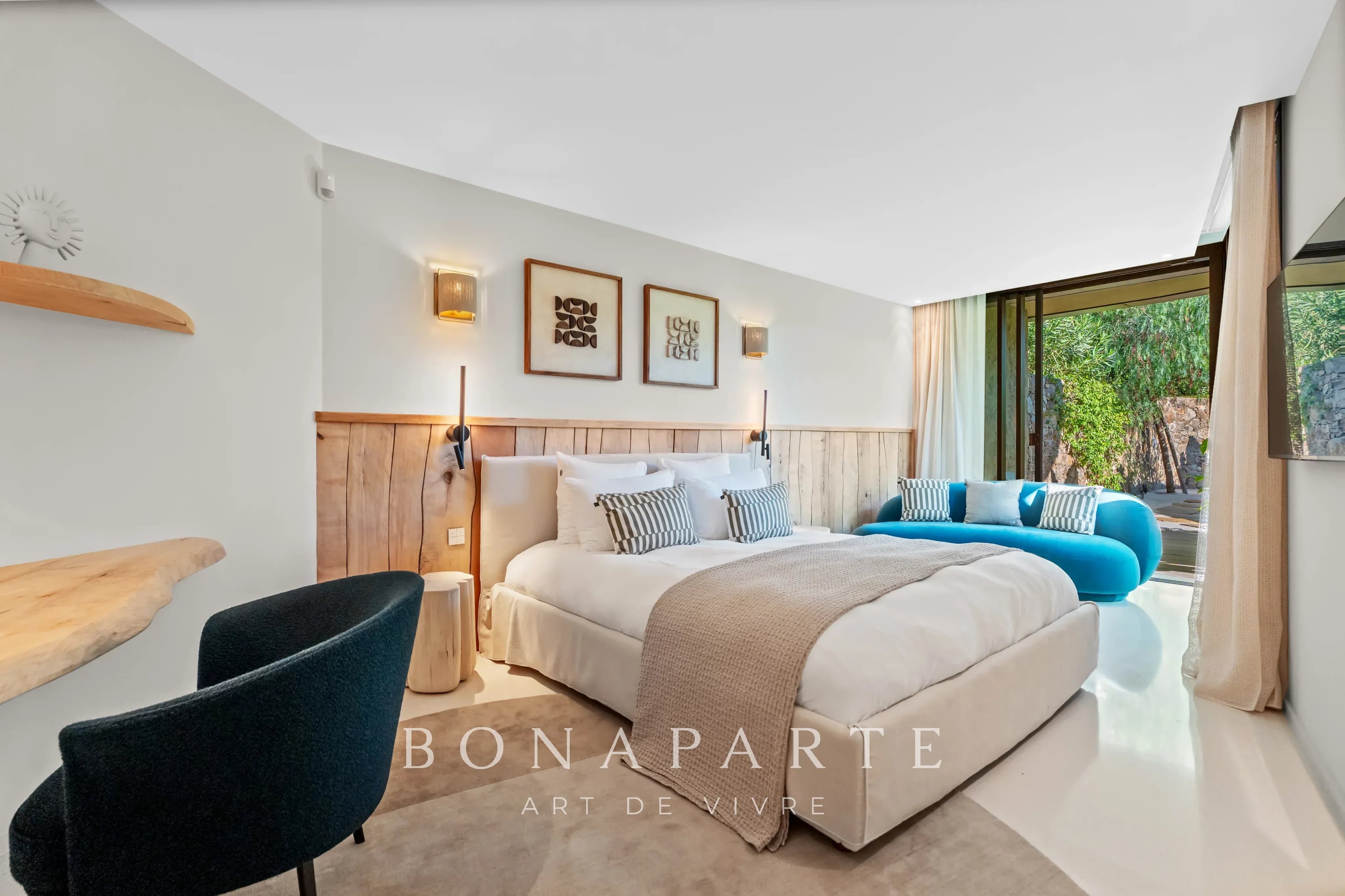 RAMATUELLE – PLAGE DE PAMPELONNE: Villa contemporaine d’exception avec vue panoramique sur la Méditerranée - Photo 17