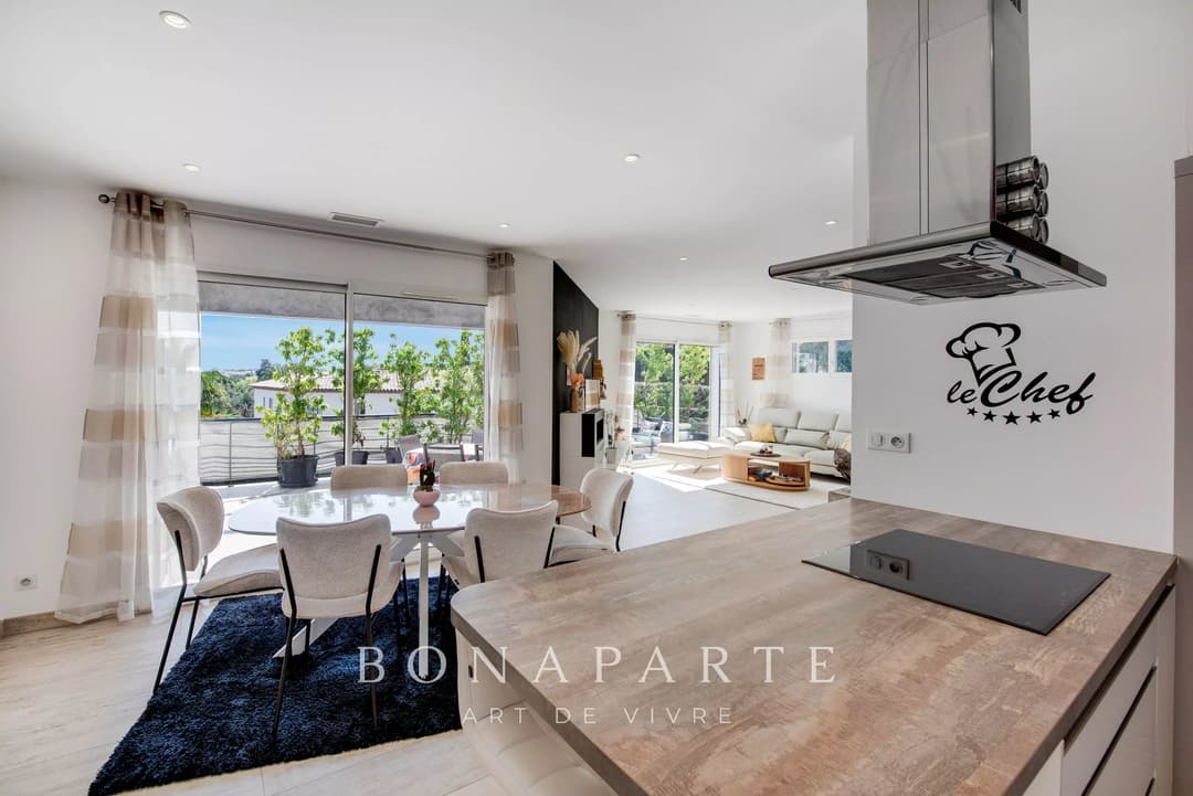SAINT-AYGULF - Villa récente avec appartement indépendant - Photo 9