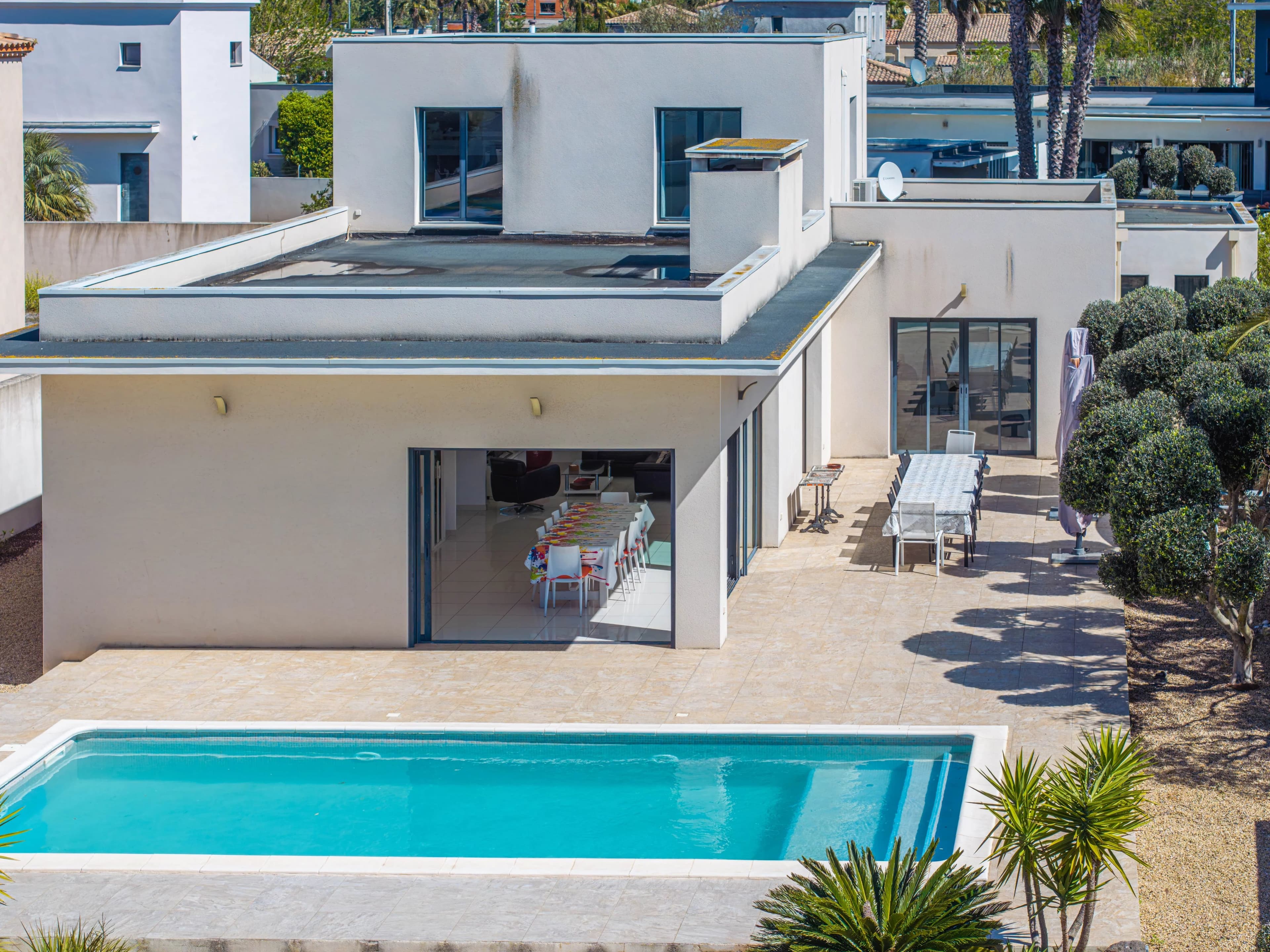 Villa contemporaine avec piscine à 700 m de la mer – 5 chambres et studio indépendant au Le Grau d’Agde - Photo 3