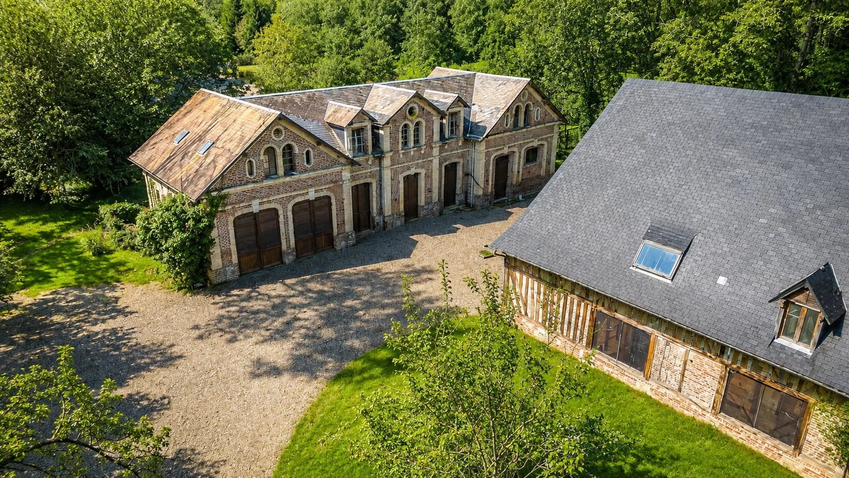 ROUGEMONTIERS - CHATEAU DU XVIIIe SIECLE ET SES ECURIES - Photo 10