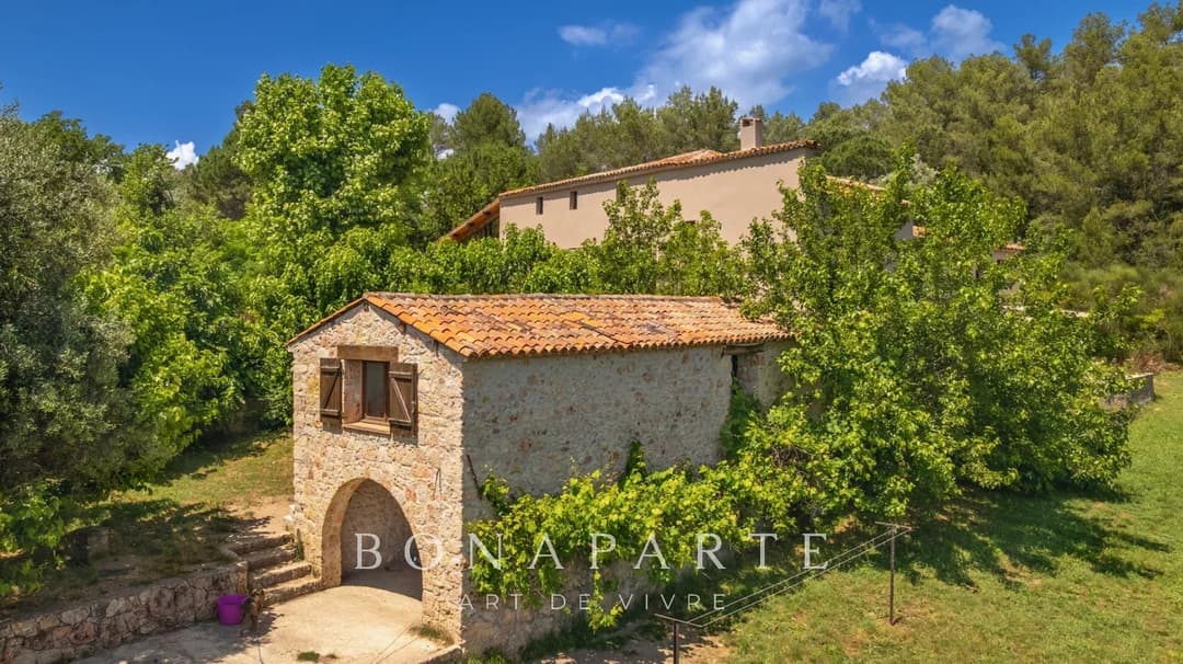 RARE : Superbe propriété en pierre d'une surface totale de plus de 450 m² entièrement rénovée - Photo 4