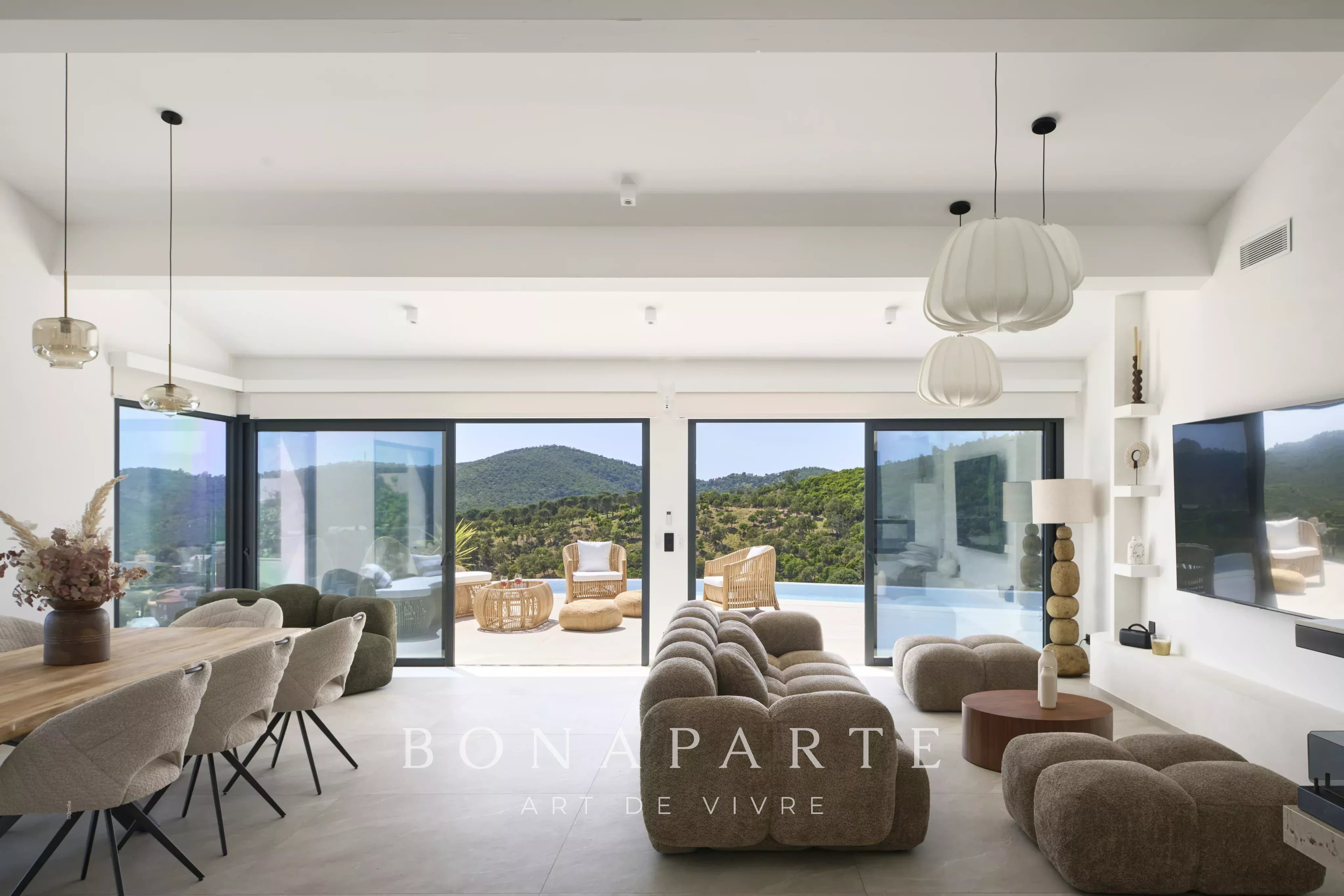 LES ISSAMBRES : Villa contemporaine d’exception – 257 m² habitables – Vue mer panoramique - Photo 5