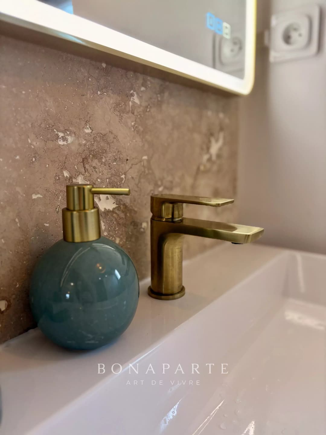 BRISSARTHE - MAISON FAMILIALE DE PLAIN PIED DANS UN ENVIRONNEMENT VERDOYANT - Photo 12