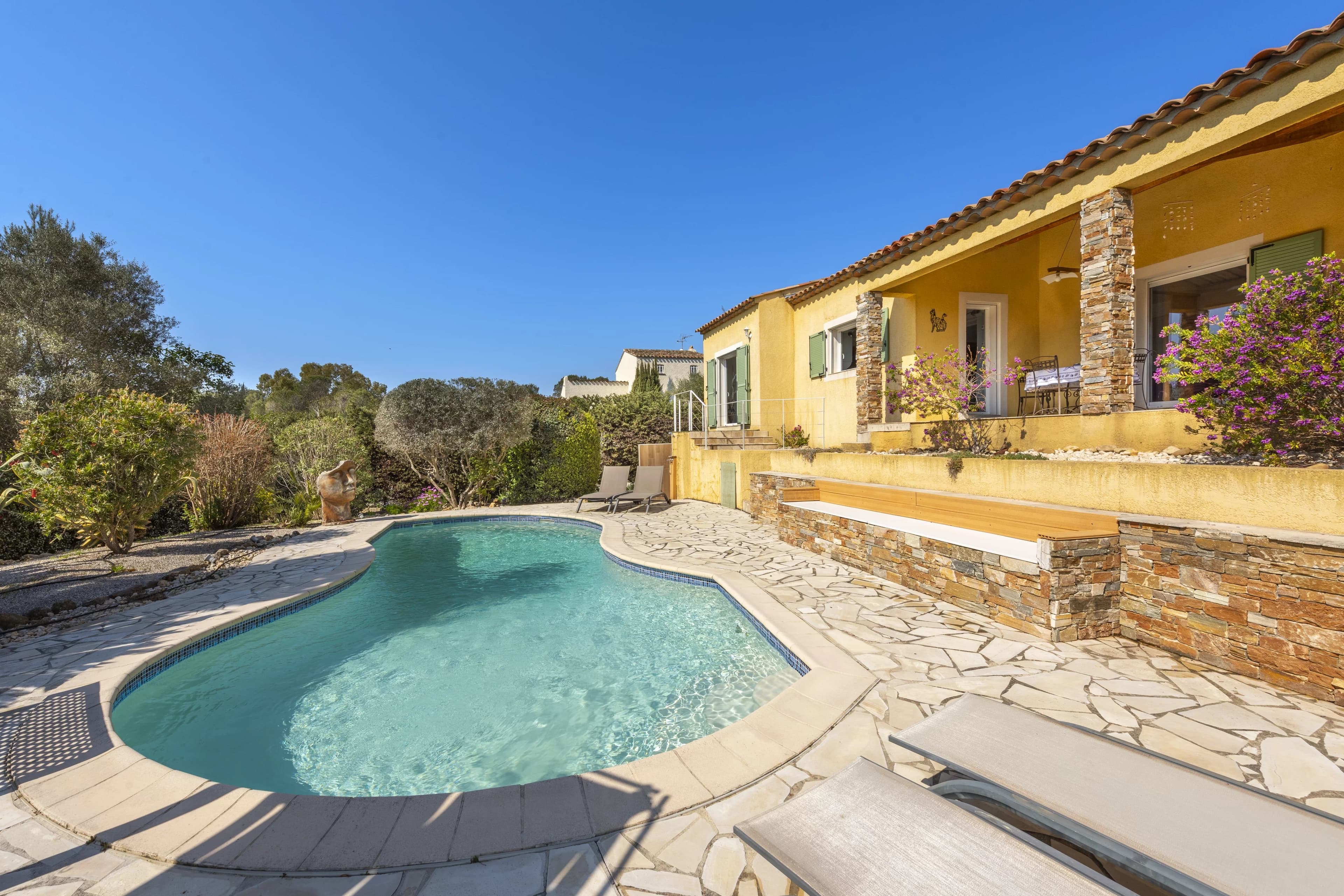 Saint-Raphaël - Superbe villa rénovée avec piscine - Photo 5