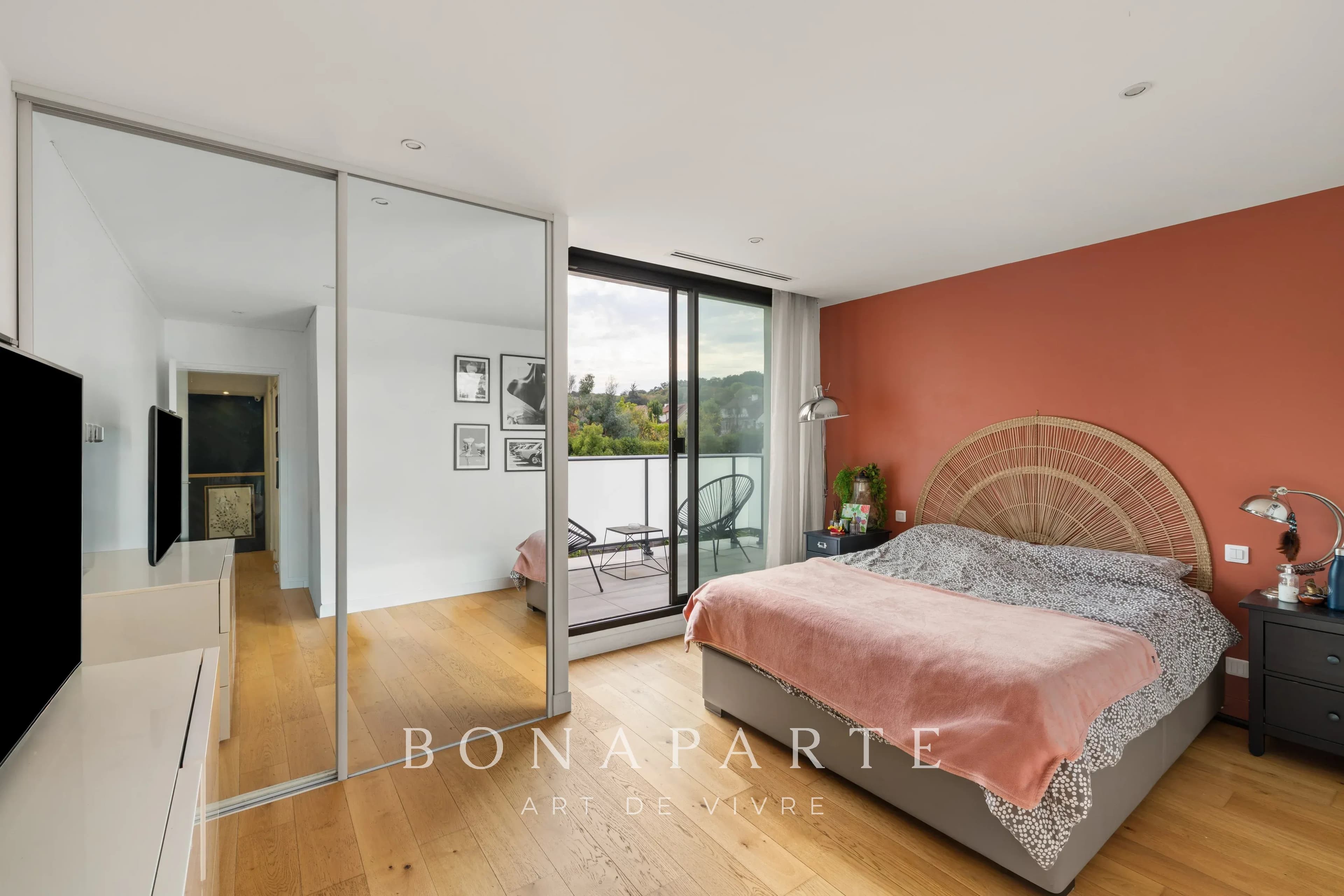 RUEIL-MALMAISON – MAISON CONTEMPORAINE 235 M² – 5 CHAMBRES – PISCINE – SAINT-CUCUFA - Photo 20