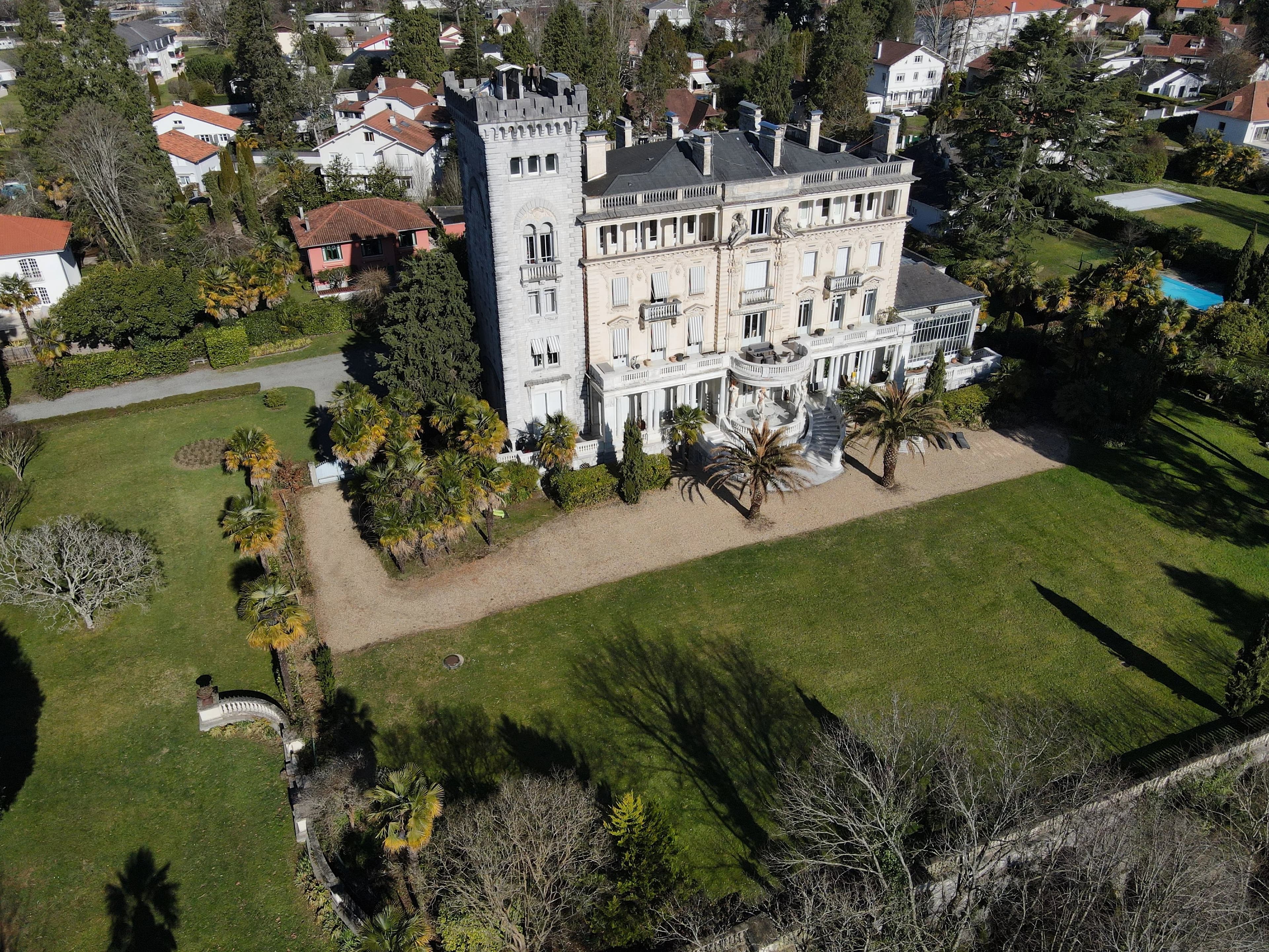 PAU – PALAIS SORRENTO – DERNIER ÉTAGE AVEC ROOFTOP ET VUE 360° - Photo 1