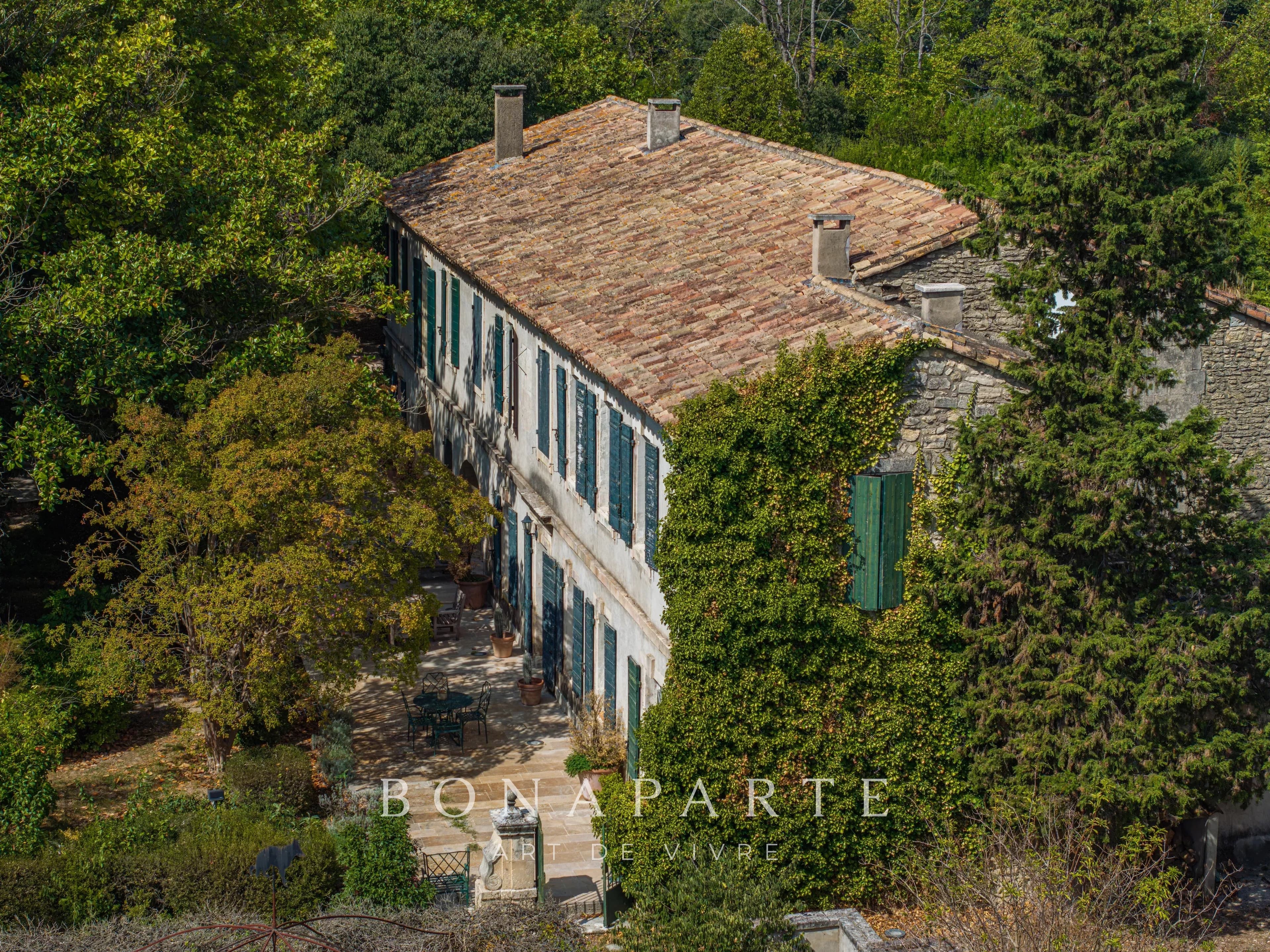 PROPRIETE DE CARACTERE A 10 MIN DE ST REMY DE PROVENCE - Photo 1