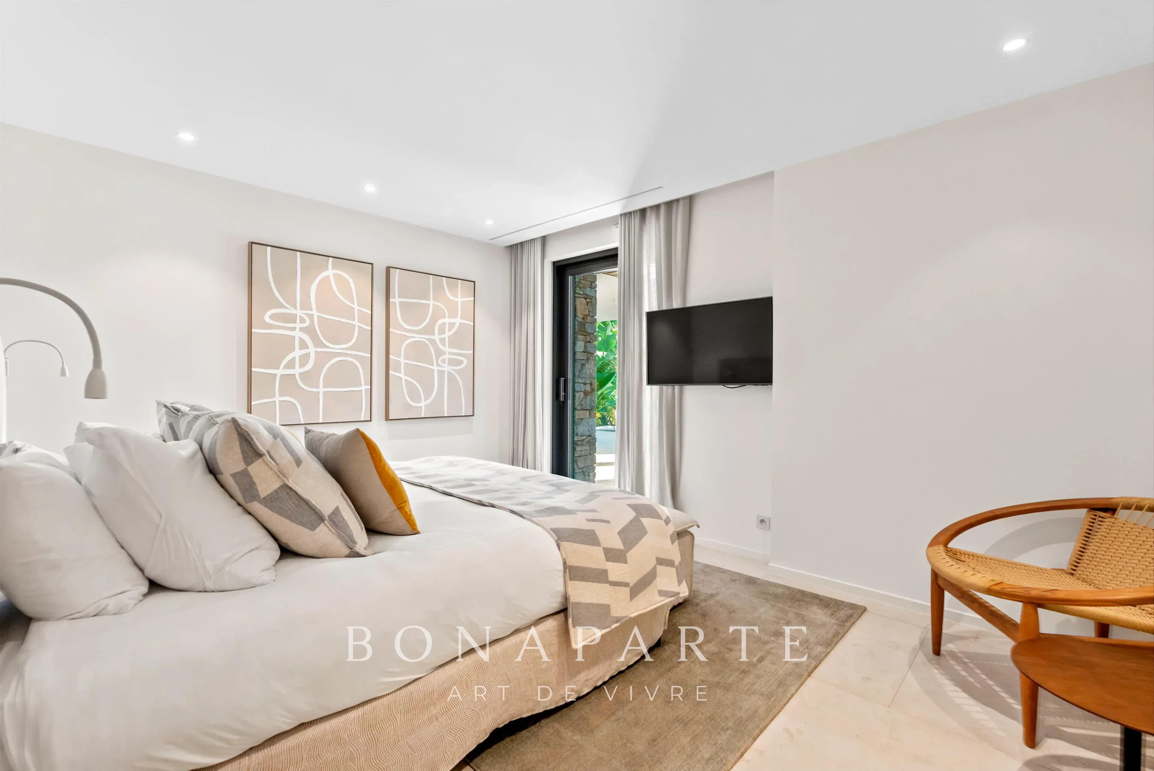 SAINT-TROPEZ – VILLA CONTEMPORAINE D’EXCEPTION - Photo 16