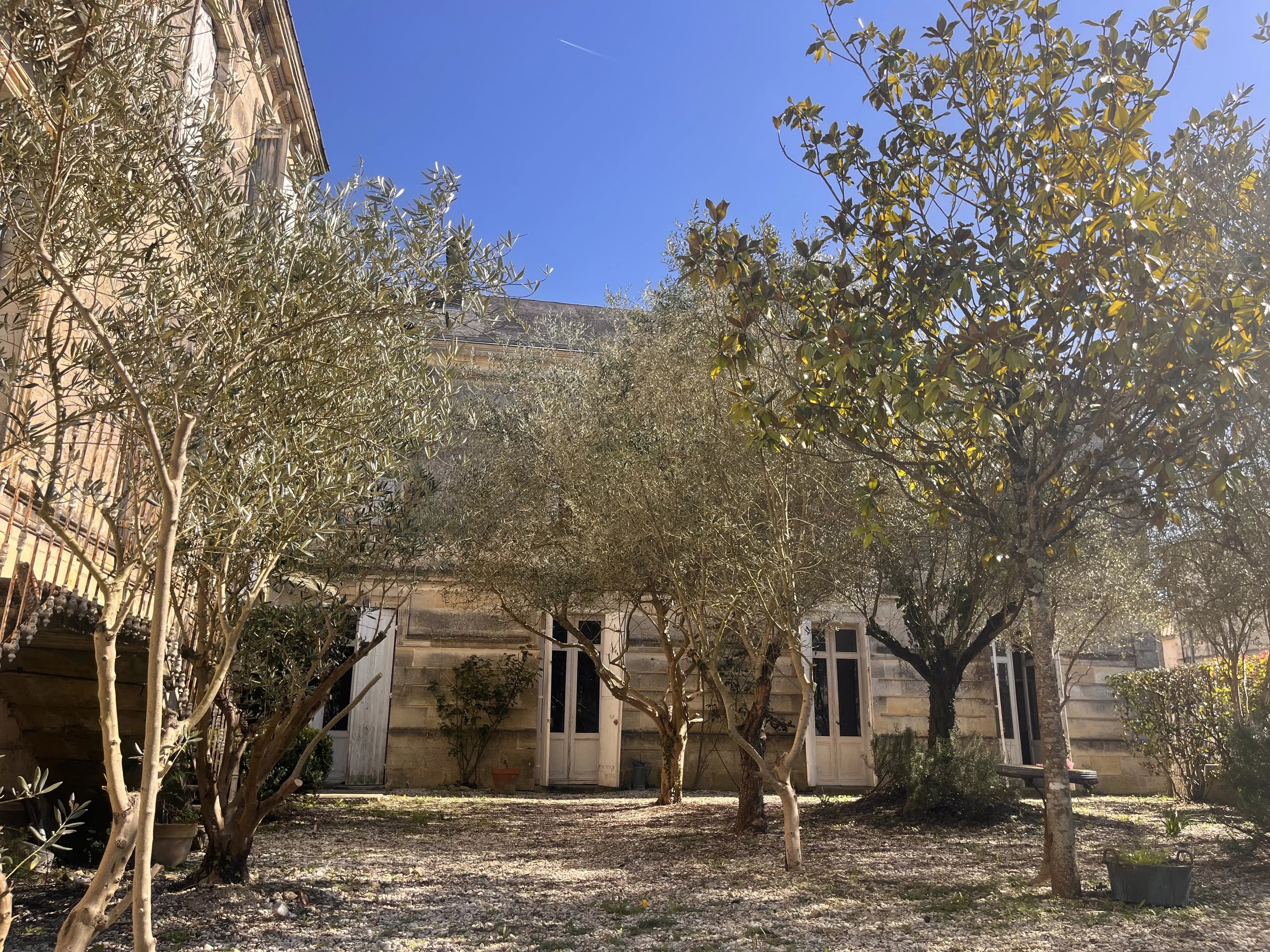 ST YZANS DE MÉDOC - MAISON BOURGEOISE À RÉNOVER DE 535 M², À 25 MINUTES DES PLAGES OCÉANES - Photo 3