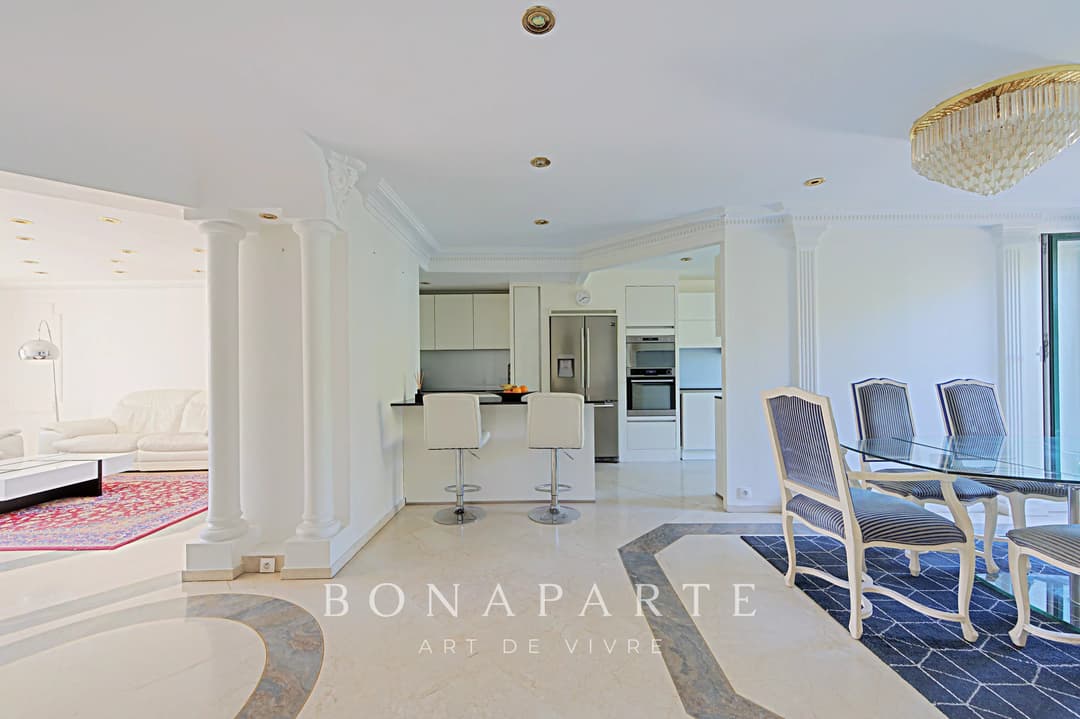 SAINT-CLOUD – CŒUR DE VILLE, ENTRE MARCHÉ ET PARC - Photo 7