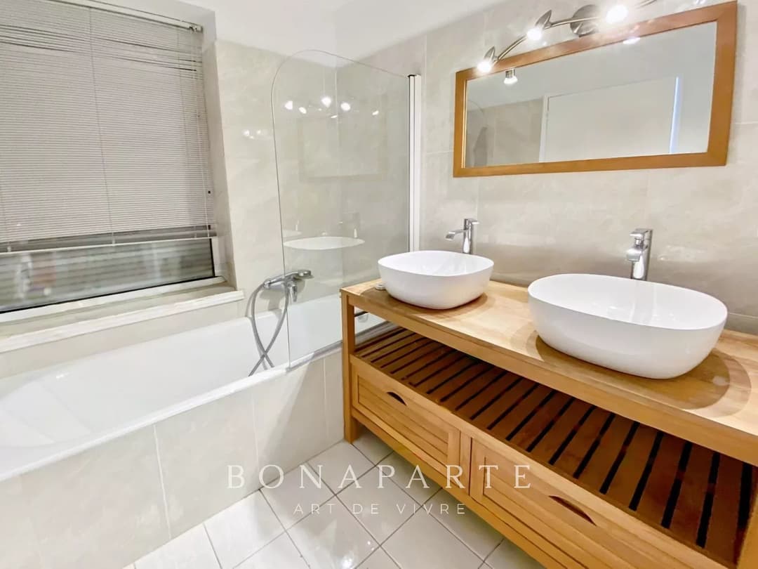 FERNEY-VOLTAIRE, T3 DE 75,2 M² EN CENTRE-VILLE - Photo 3