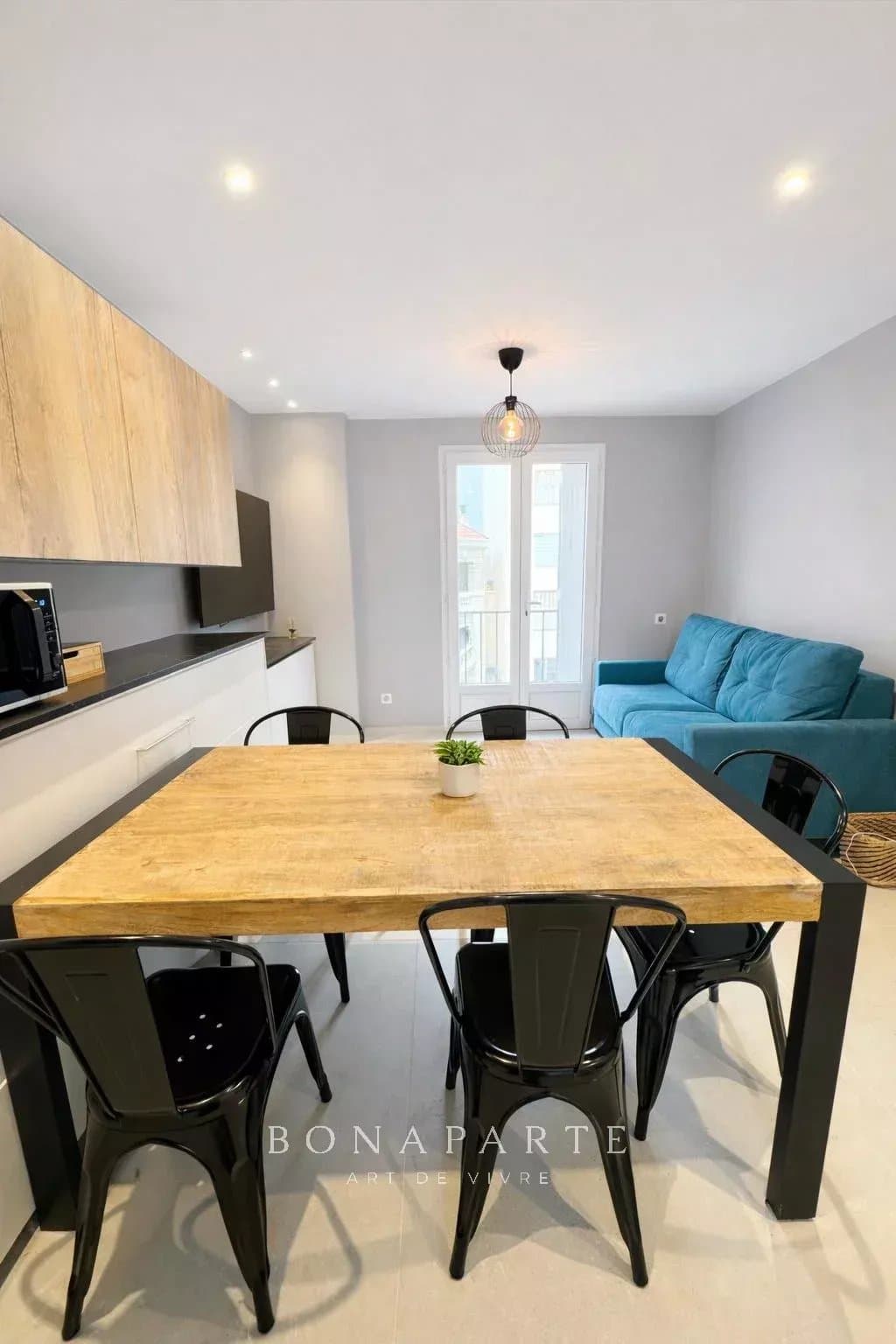 CANNES À 80 M DES PLAGES | T1 30 M² RÉNOVÉ | RENTABILITÉ +10 % - Photo 2