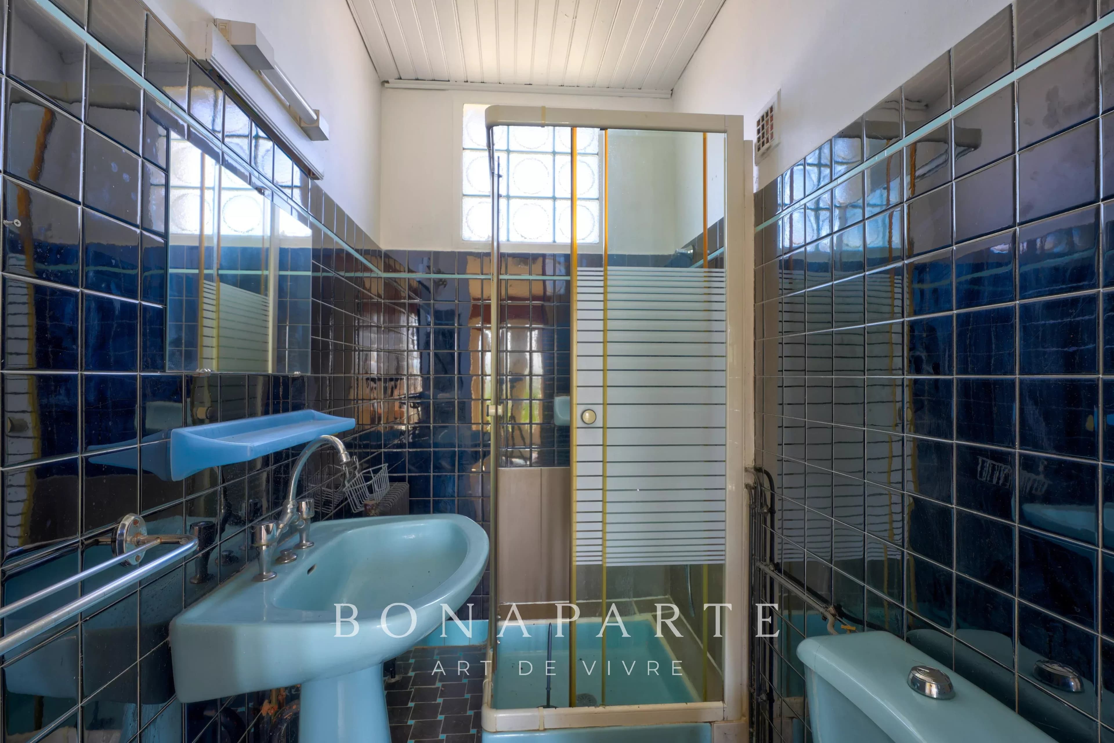 DÉCINES – PROPRIÉTÉ FAMILIALE 197 M² – MAISON PRINCIPALE & MAISON INDÉPENDANTE – TERRAIN 664 M² - Photo 19