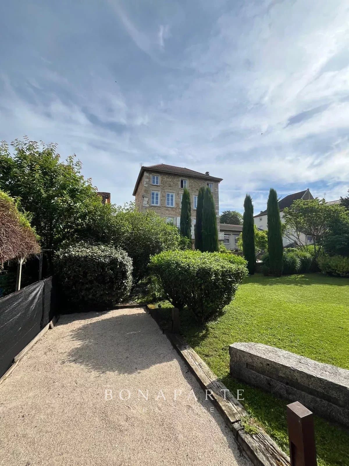 JUJURIEUX - MAISON DE MAÎTRE AVEC PISCINE ET TERRAIN DE PÉTANQUE - Photo 4